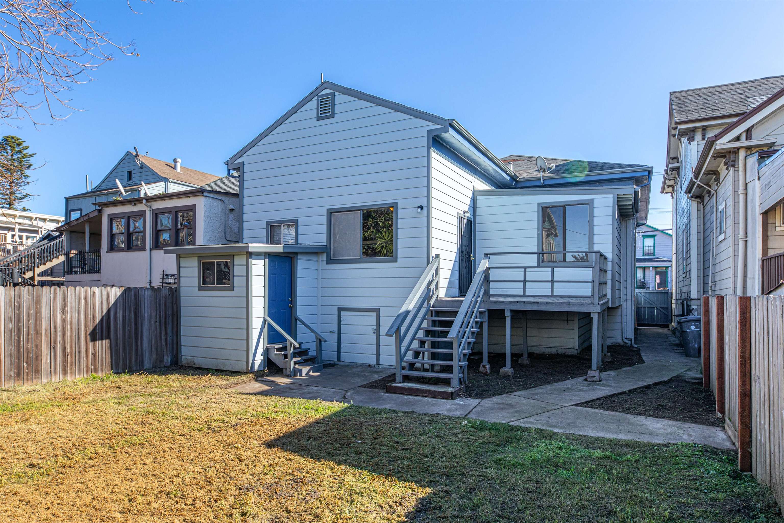 Detail Gallery Image 15 of 17 For 1111 Campbell St, Oakland,  CA 94607 - 3 Beds | 1 Baths