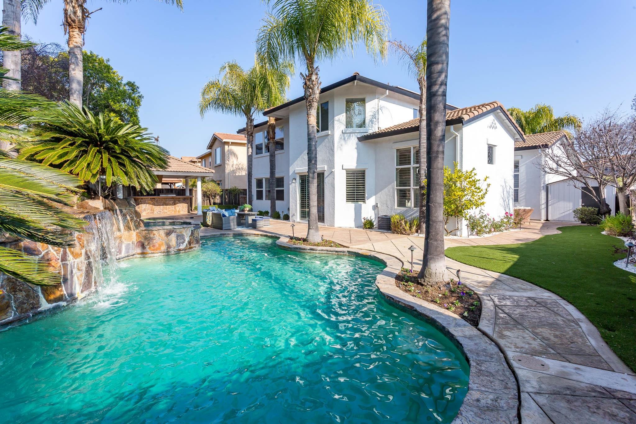 Detail Gallery Image 2 of 60 For 1834 Sanger Peak Way, Antioch,  CA 94531 - 5 Beds | 3 Baths