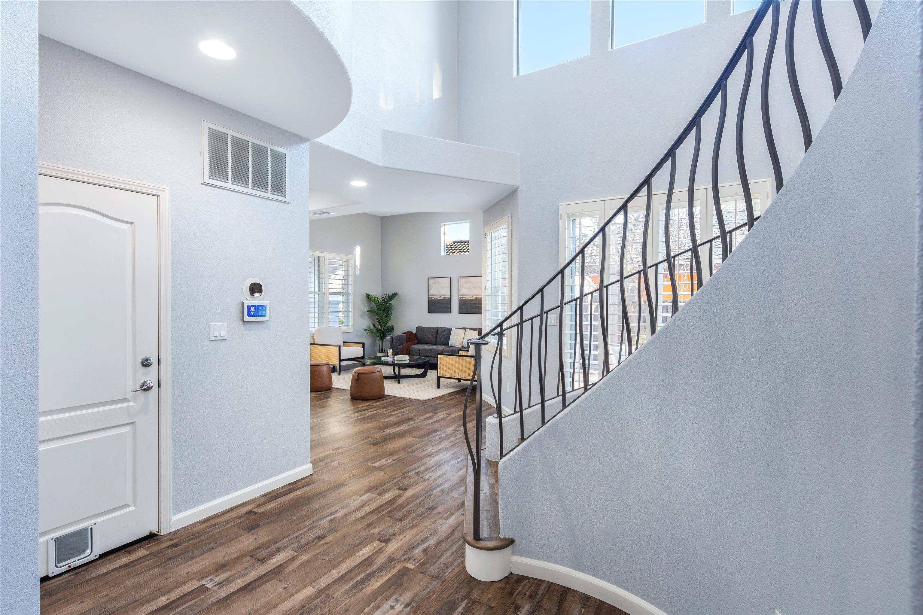 Detail Gallery Image 11 of 60 For 1834 Sanger Peak Way, Antioch,  CA 94531 - 5 Beds | 3 Baths