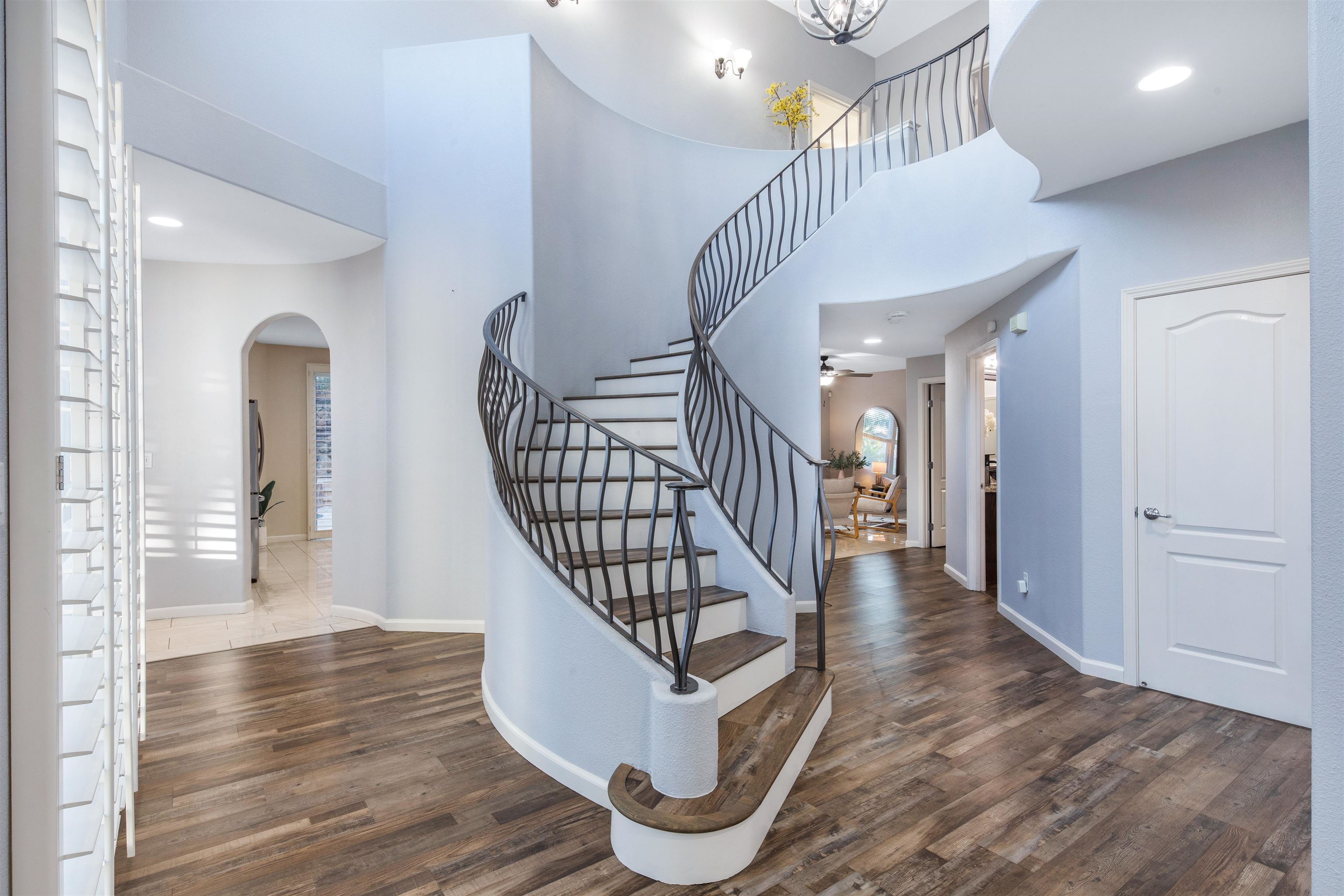 Detail Gallery Image 12 of 60 For 1834 Sanger Peak Way, Antioch,  CA 94531 - 5 Beds | 3 Baths