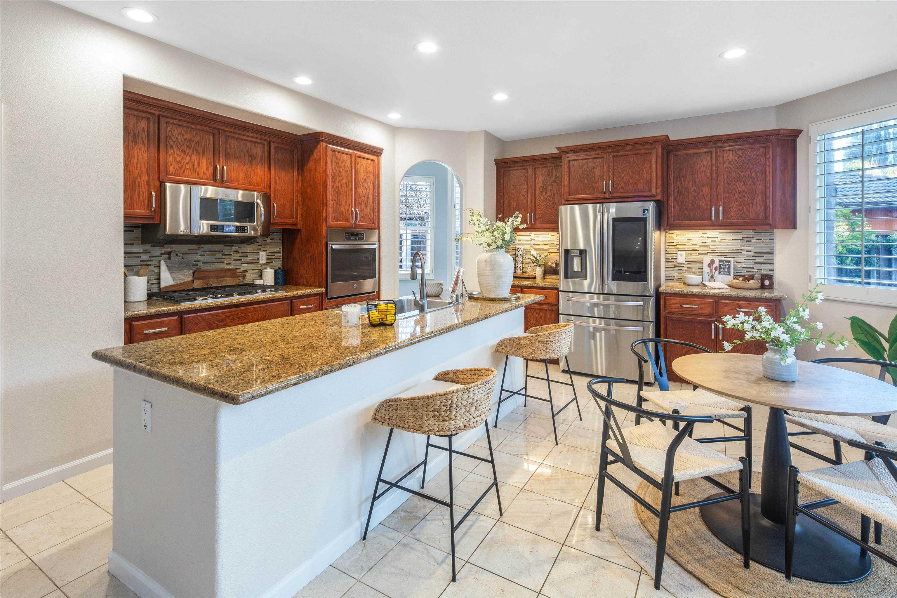 Detail Gallery Image 24 of 60 For 1834 Sanger Peak Way, Antioch,  CA 94531 - 5 Beds | 3 Baths