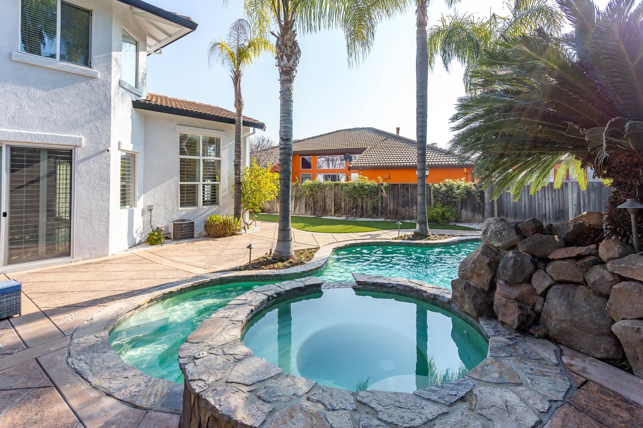 Detail Gallery Image 34 of 60 For 1834 Sanger Peak Way, Antioch,  CA 94531 - 5 Beds | 3 Baths