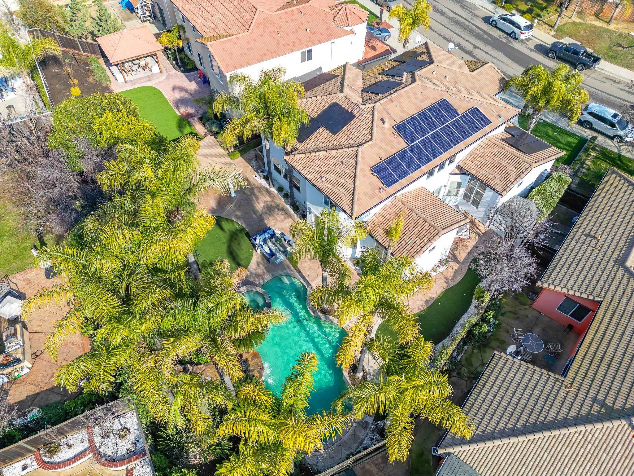 Detail Gallery Image 9 of 60 For 1834 Sanger Peak Way, Antioch,  CA 94531 - 5 Beds | 3 Baths