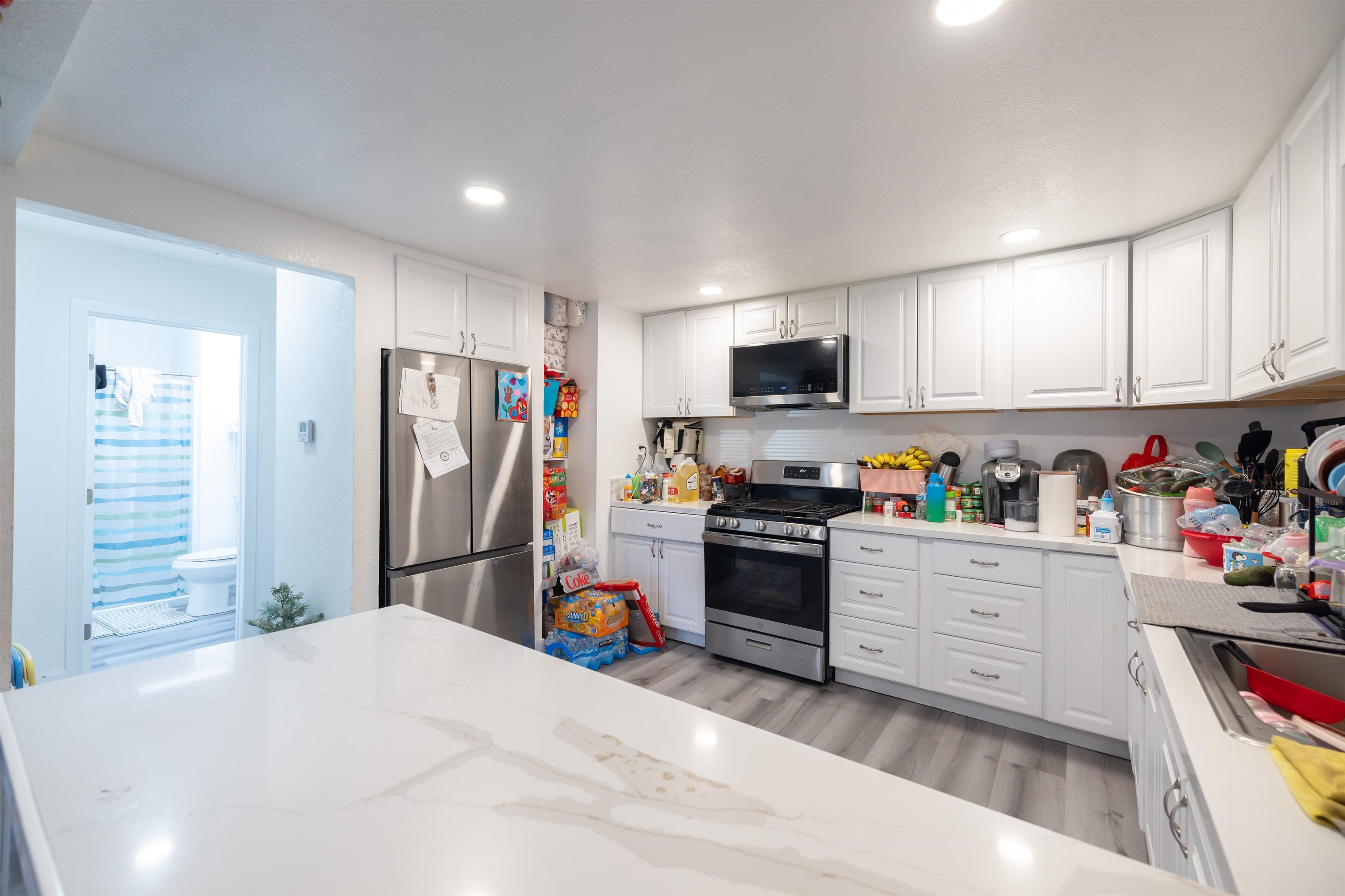 Detail Gallery Image 15 of 47 For 592 Willow Ave, Hayward,  CA 94541 - 6 Beds | 4 Baths