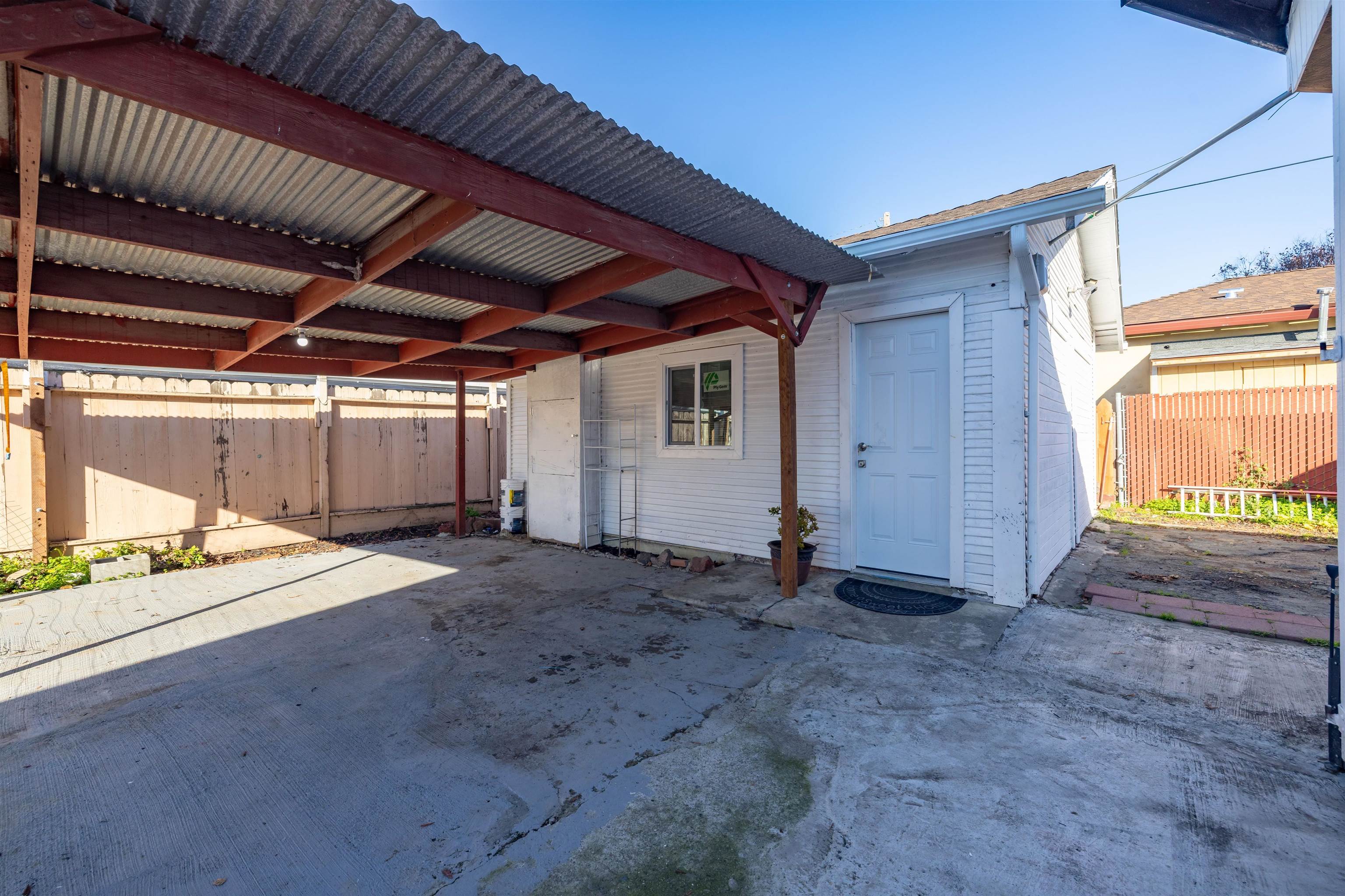 Detail Gallery Image 26 of 47 For 592 Willow Ave, Hayward,  CA 94541 - 6 Beds | 4 Baths