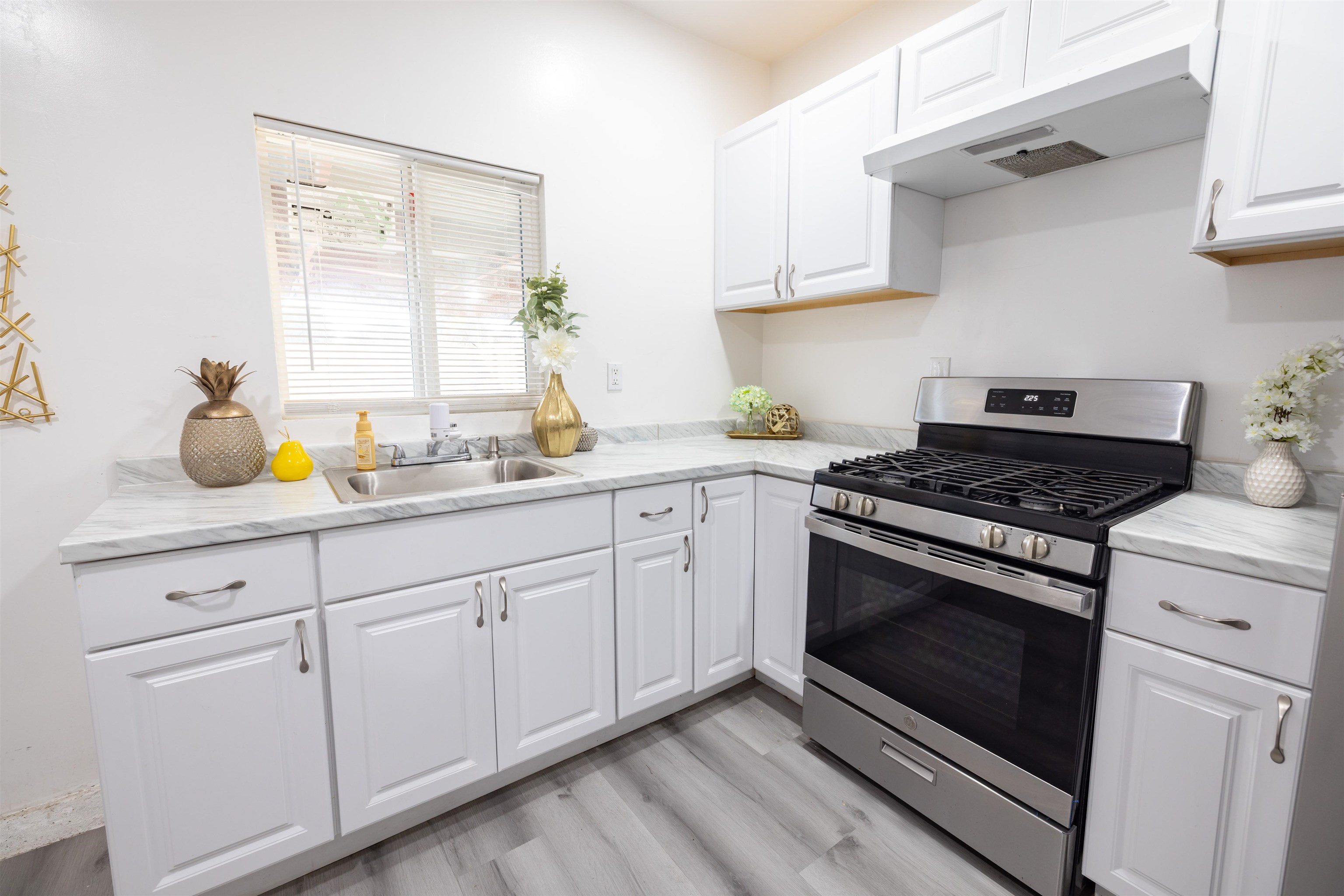 Detail Gallery Image 29 of 47 For 592 Willow Ave, Hayward,  CA 94541 - 6 Beds | 4 Baths