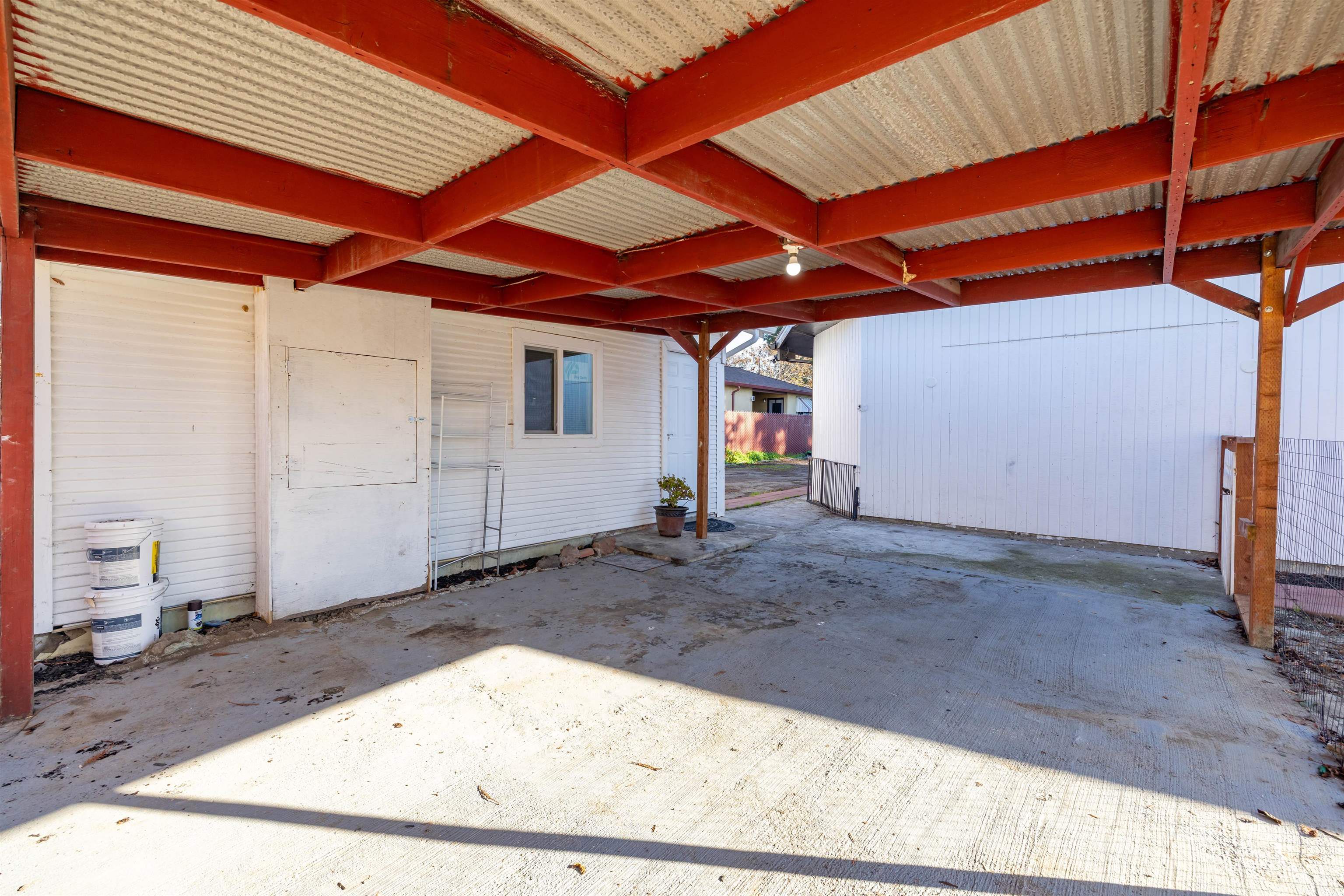 Detail Gallery Image 6 of 47 For 592 Willow Ave, Hayward,  CA 94541 - 6 Beds | 4 Baths