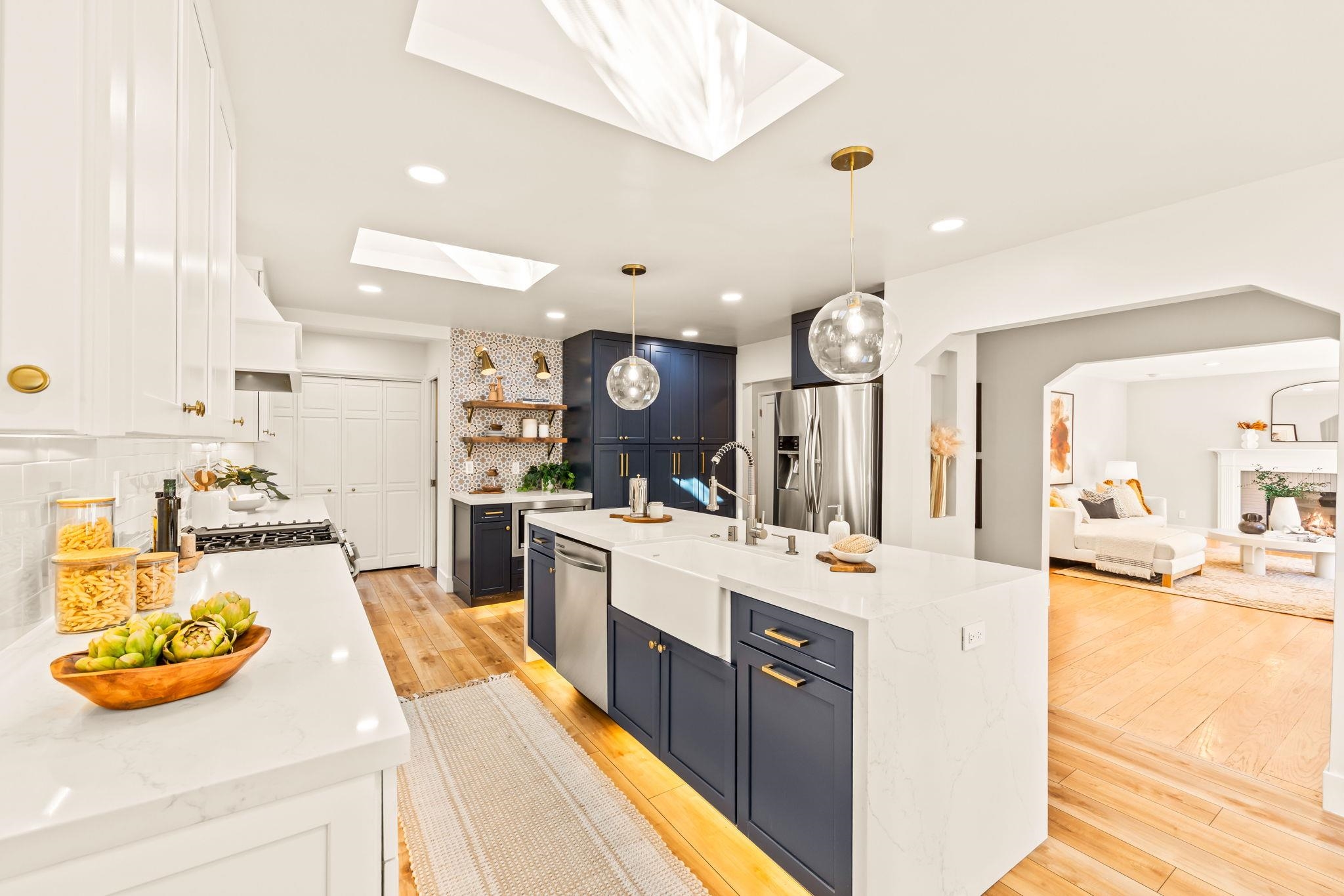 Detail Gallery Image 12 of 43 For 1678 Trestle Glen Rd., Oakland,  CA 94610 - 3 Beds | 2 Baths