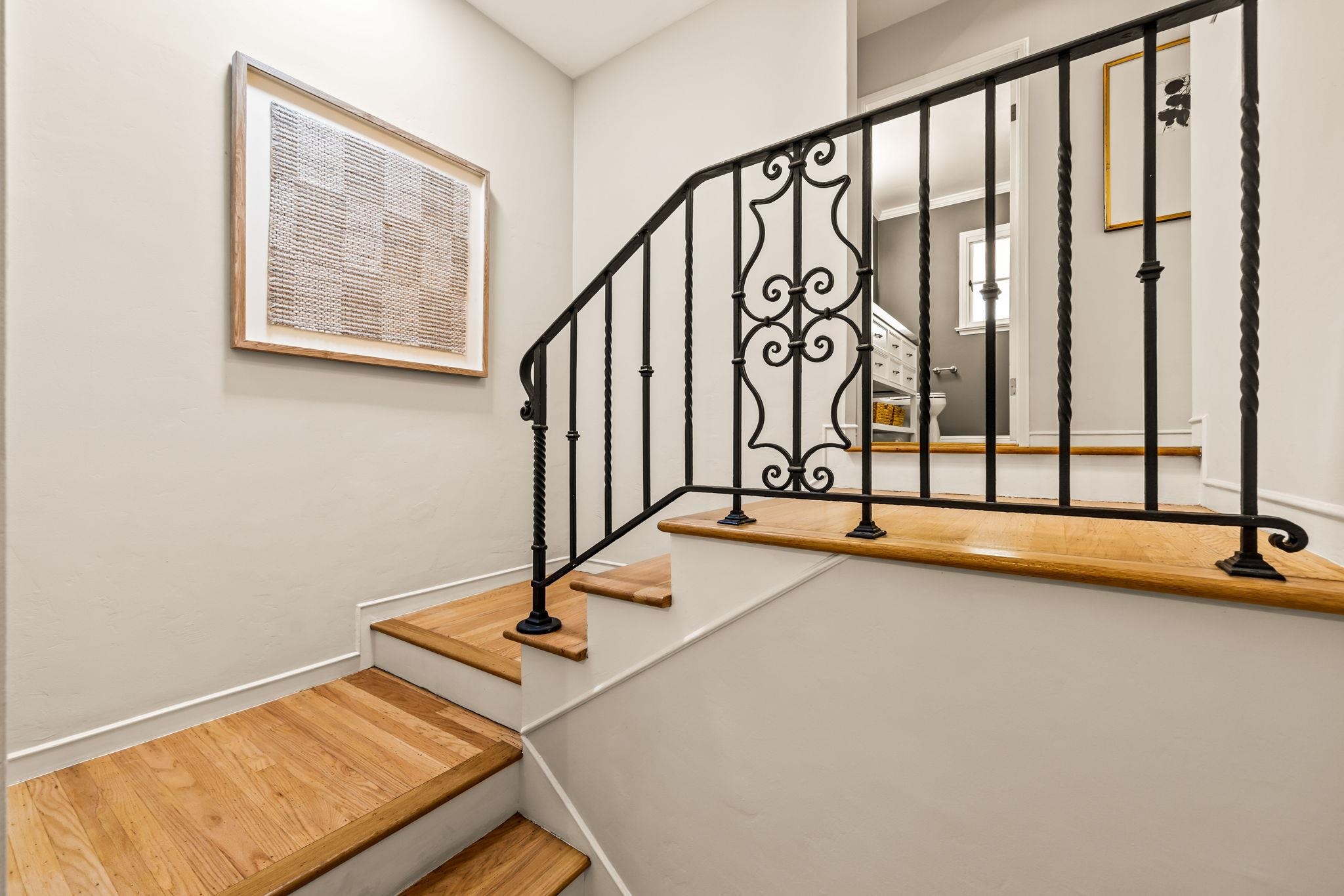 Detail Gallery Image 25 of 43 For 1678 Trestle Glen Rd., Oakland,  CA 94610 - 3 Beds | 2 Baths