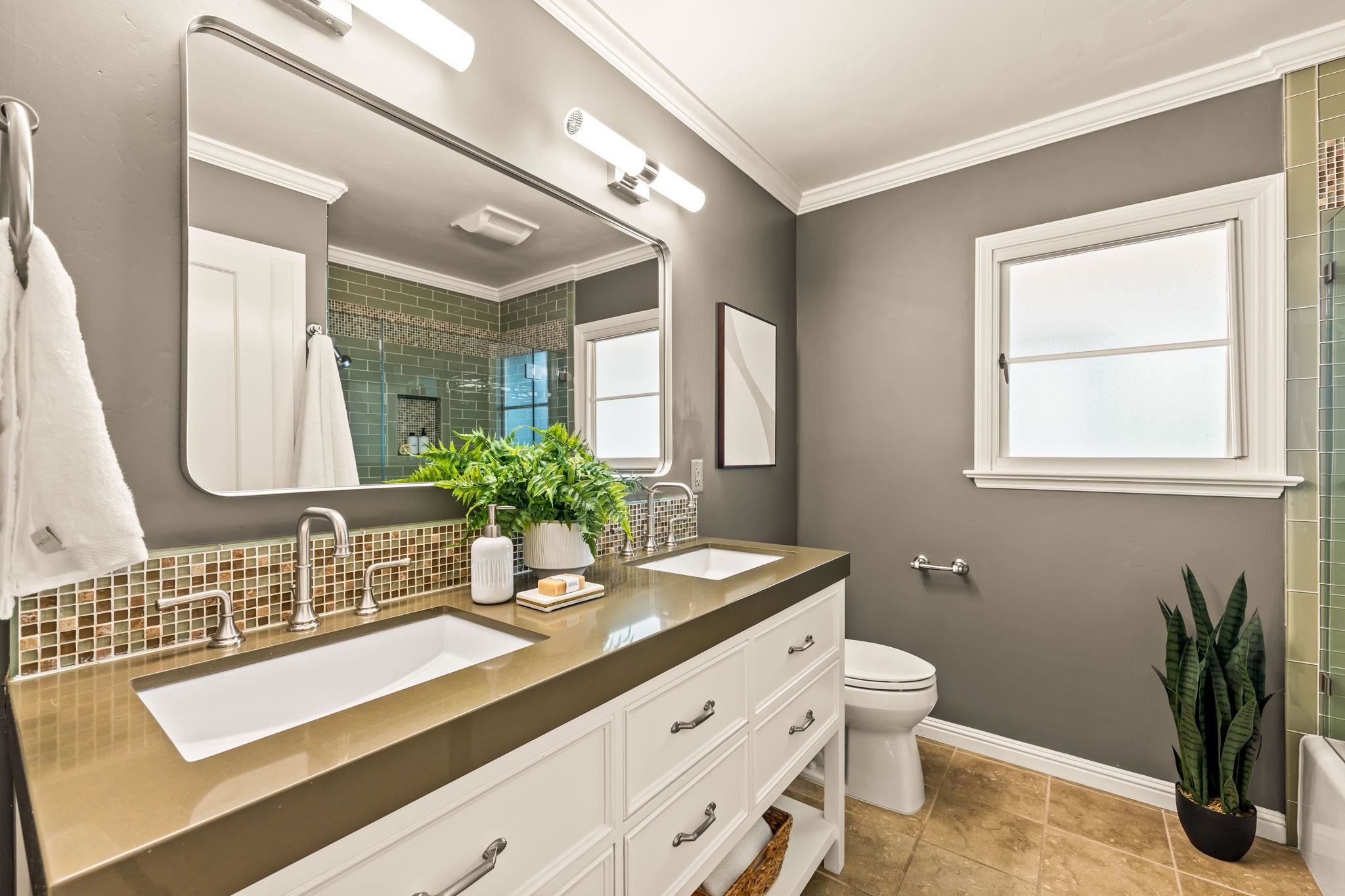 Detail Gallery Image 29 of 43 For 1678 Trestle Glen Rd., Oakland,  CA 94610 - 3 Beds | 2 Baths