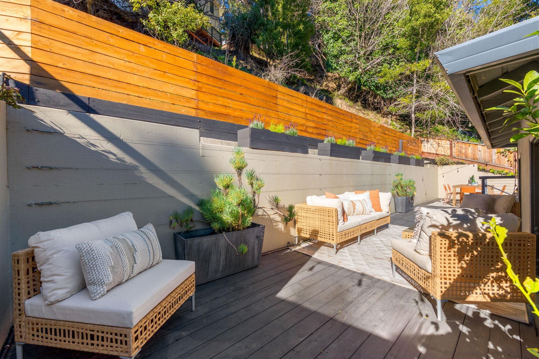 Detail Gallery Image 37 of 43 For 1678 Trestle Glen Rd., Oakland,  CA 94610 - 3 Beds | 2 Baths