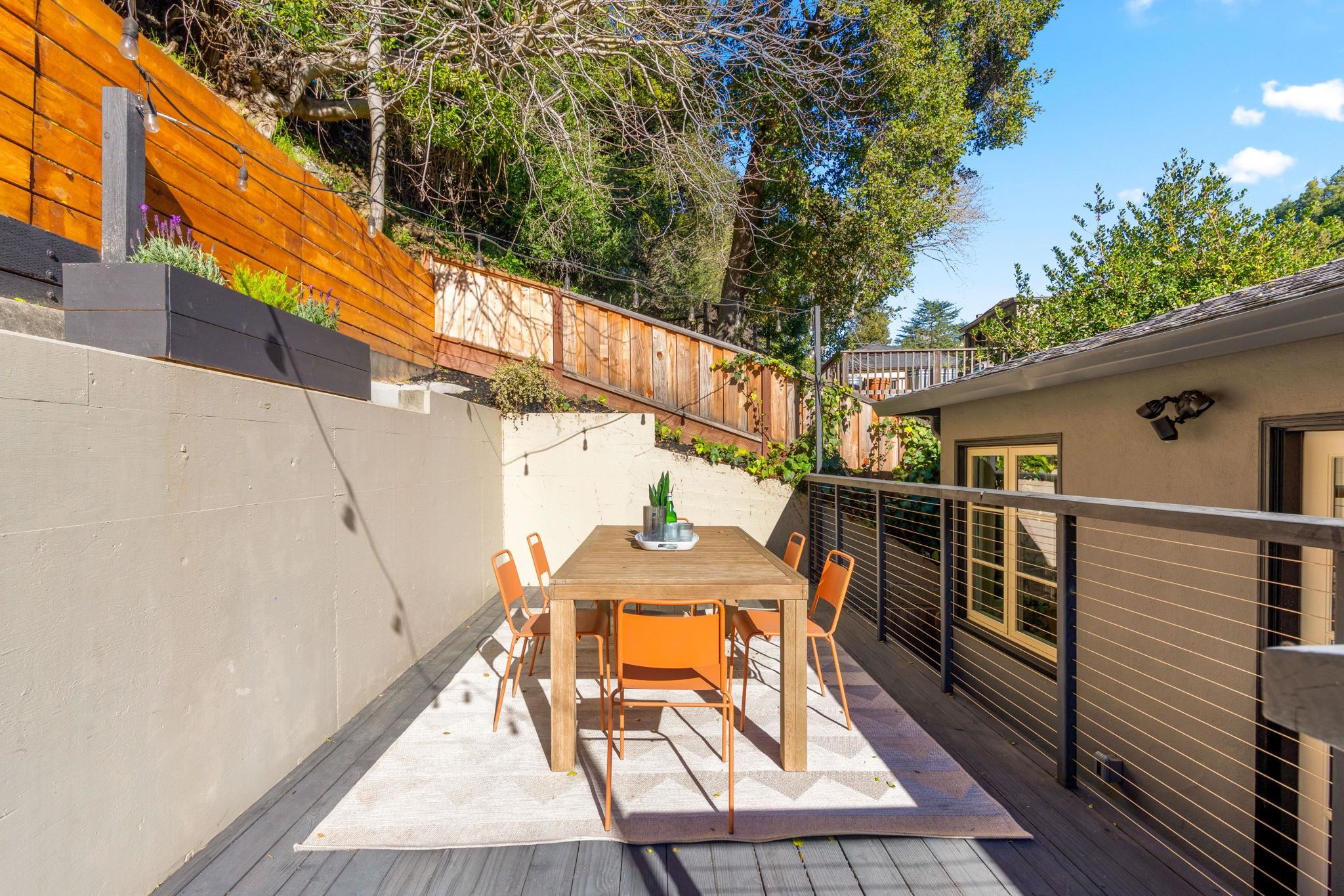 Detail Gallery Image 39 of 43 For 1678 Trestle Glen Rd., Oakland,  CA 94610 - 3 Beds | 2 Baths