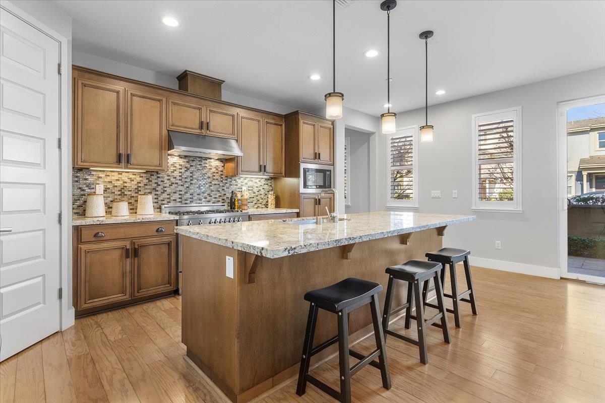 Detail Gallery Image 14 of 60 For 406 Mosley, Alameda,  CA 94501 - 4 Beds | 3/1 Baths