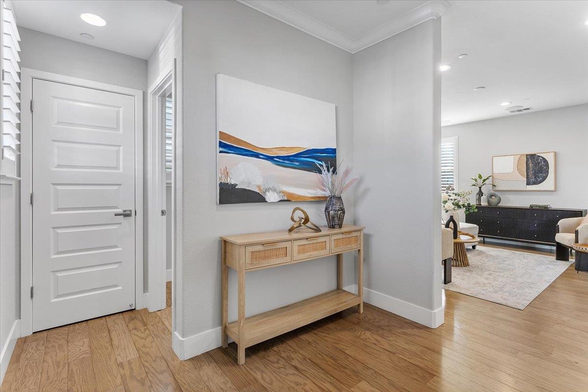 Detail Gallery Image 5 of 60 For 406 Mosley, Alameda,  CA 94501 - 4 Beds | 3/1 Baths