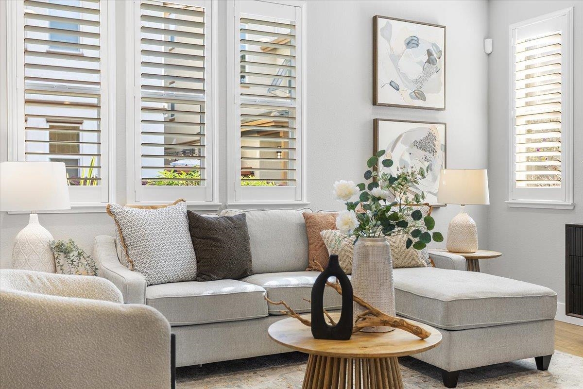 Detail Gallery Image 7 of 60 For 406 Mosley, Alameda,  CA 94501 - 4 Beds | 3/1 Baths