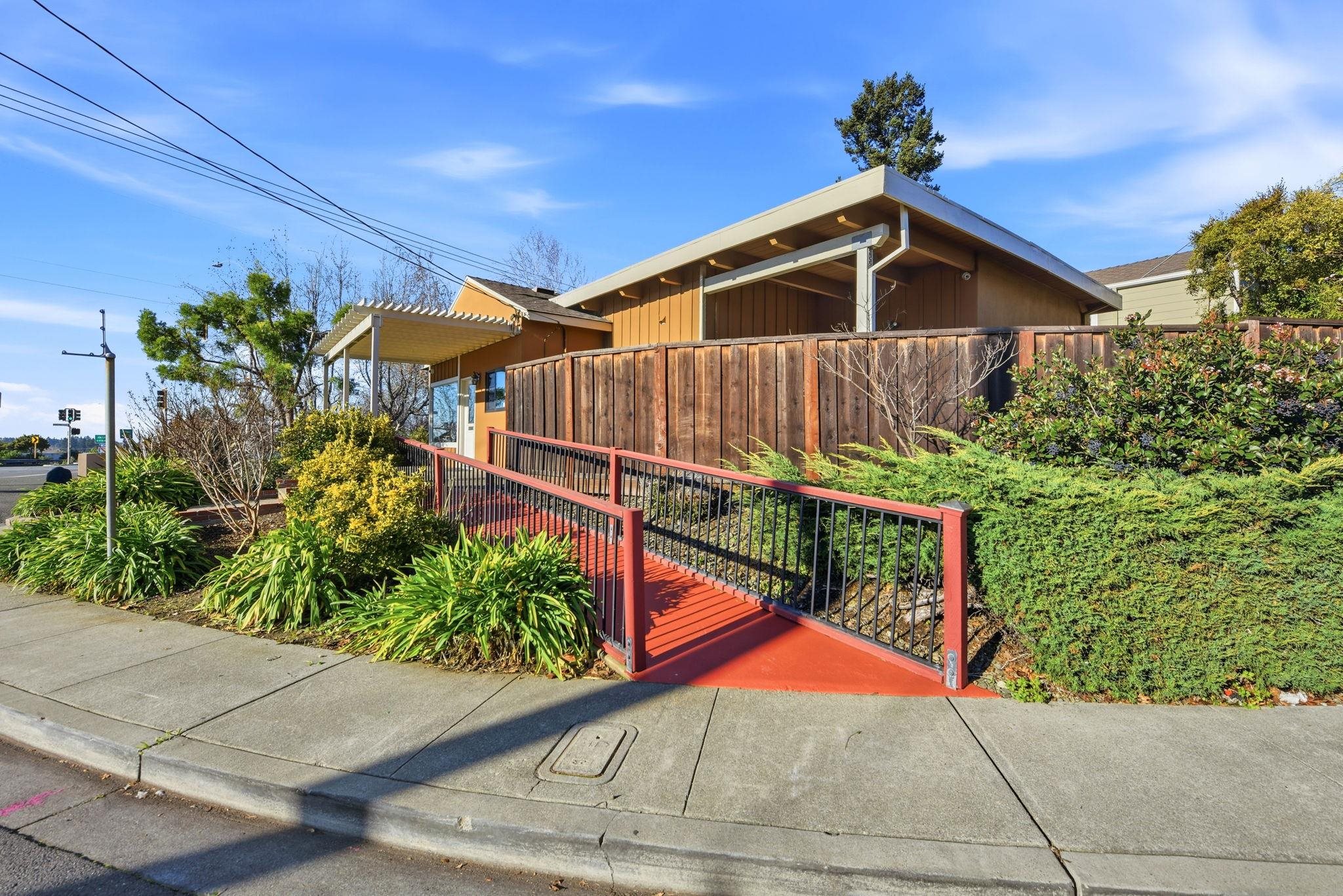 Detail Gallery Image 5 of 60 For 16251 Carolyn St, Castro Valley,  CA 94578 - – Beds | – Baths