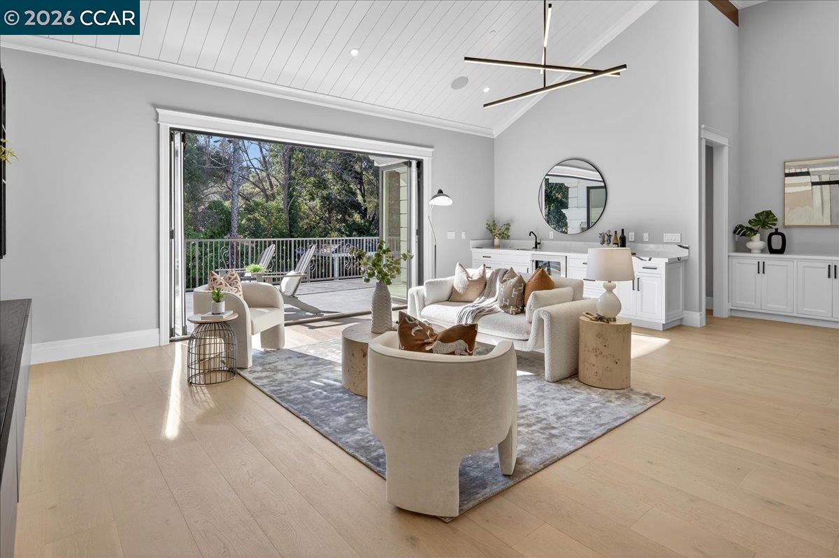 Detail Gallery Image 21 of 49 For 74 Middlefield Rd, Atherton,  CA 94027 - 9 Beds | 9/1 Baths