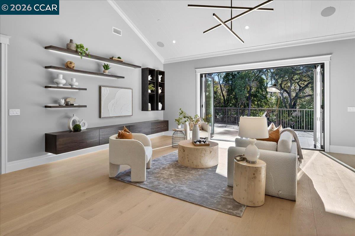 Detail Gallery Image 24 of 49 For 74 Middlefield Rd, Atherton,  CA 94027 - 9 Beds | 9/1 Baths