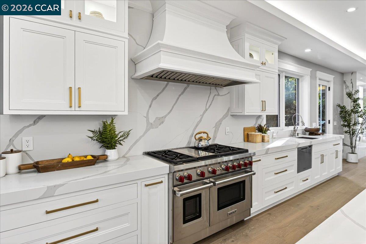 Detail Gallery Image 6 of 49 For 74 Middlefield Rd, Atherton,  CA 94027 - 9 Beds | 9/1 Baths