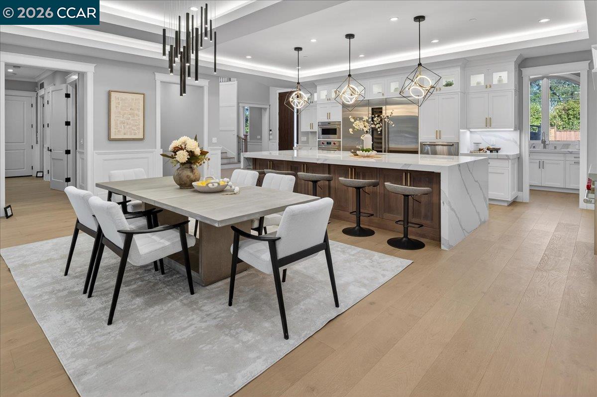 Detail Gallery Image 8 of 49 For 74 Middlefield Rd, Atherton,  CA 94027 - 9 Beds | 9/1 Baths