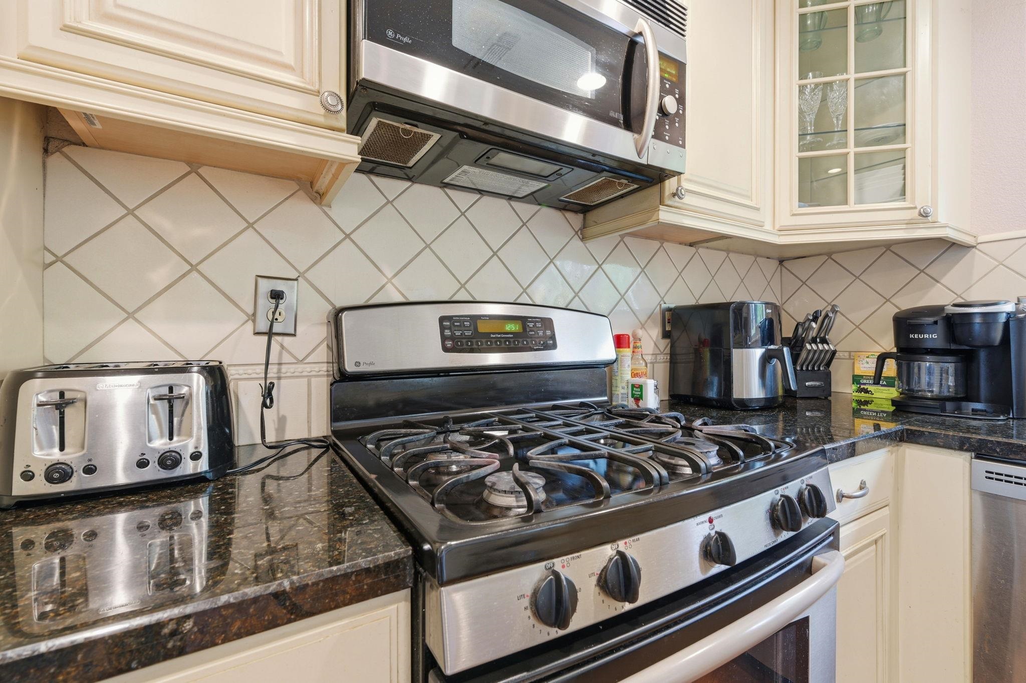 Detail Gallery Image 8 of 38 For 4135 Boulder Creek Cir, Stockton,  CA 95219 - 3 Beds | 2 Baths