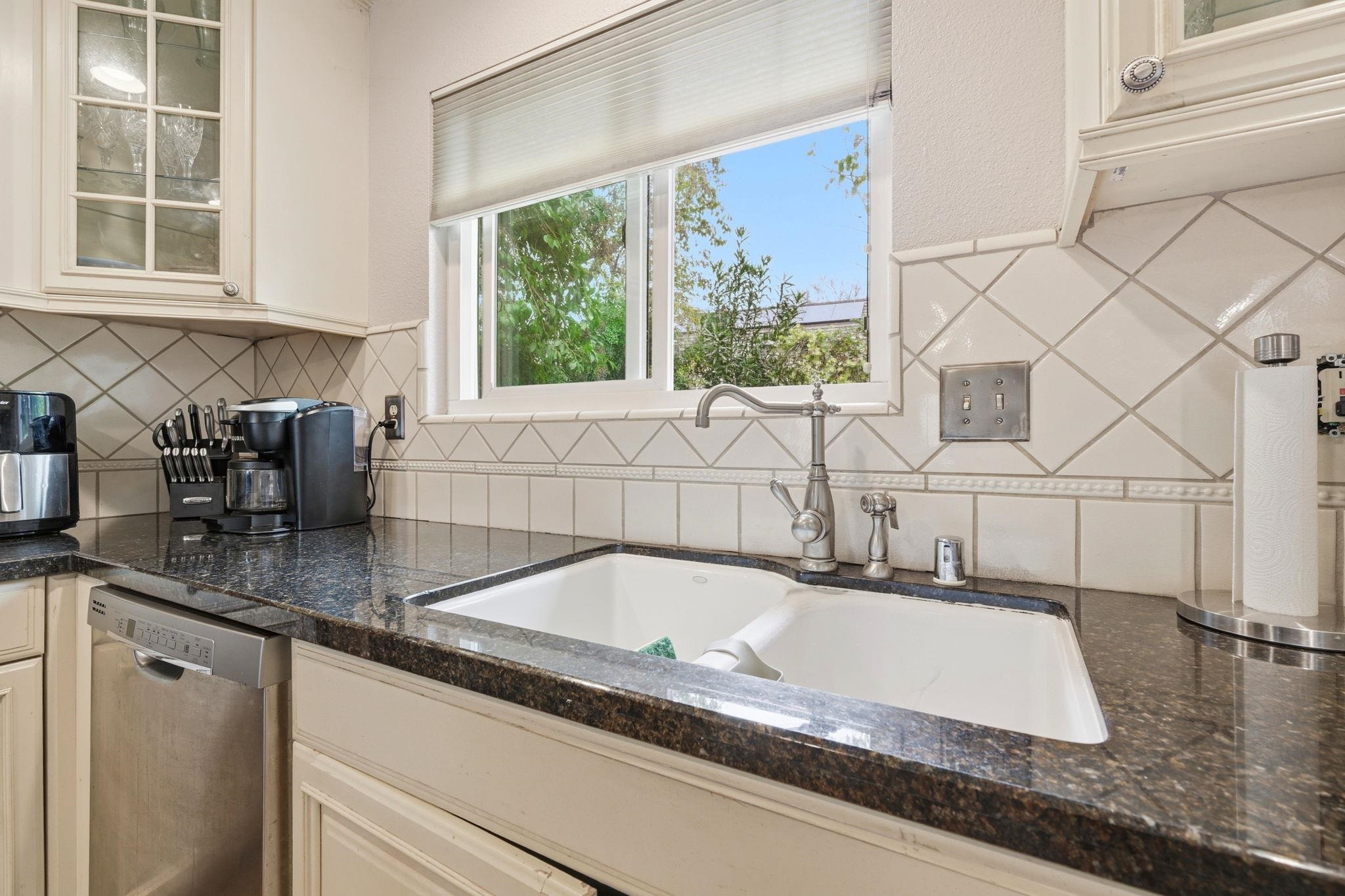 Detail Gallery Image 9 of 38 For 4135 Boulder Creek Cir, Stockton,  CA 95219 - 3 Beds | 2 Baths
