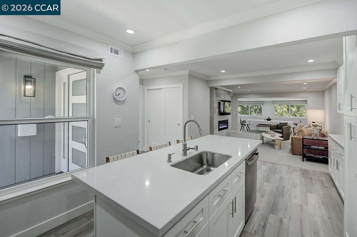 Photo #5: 41121216 Listing: Photo #5