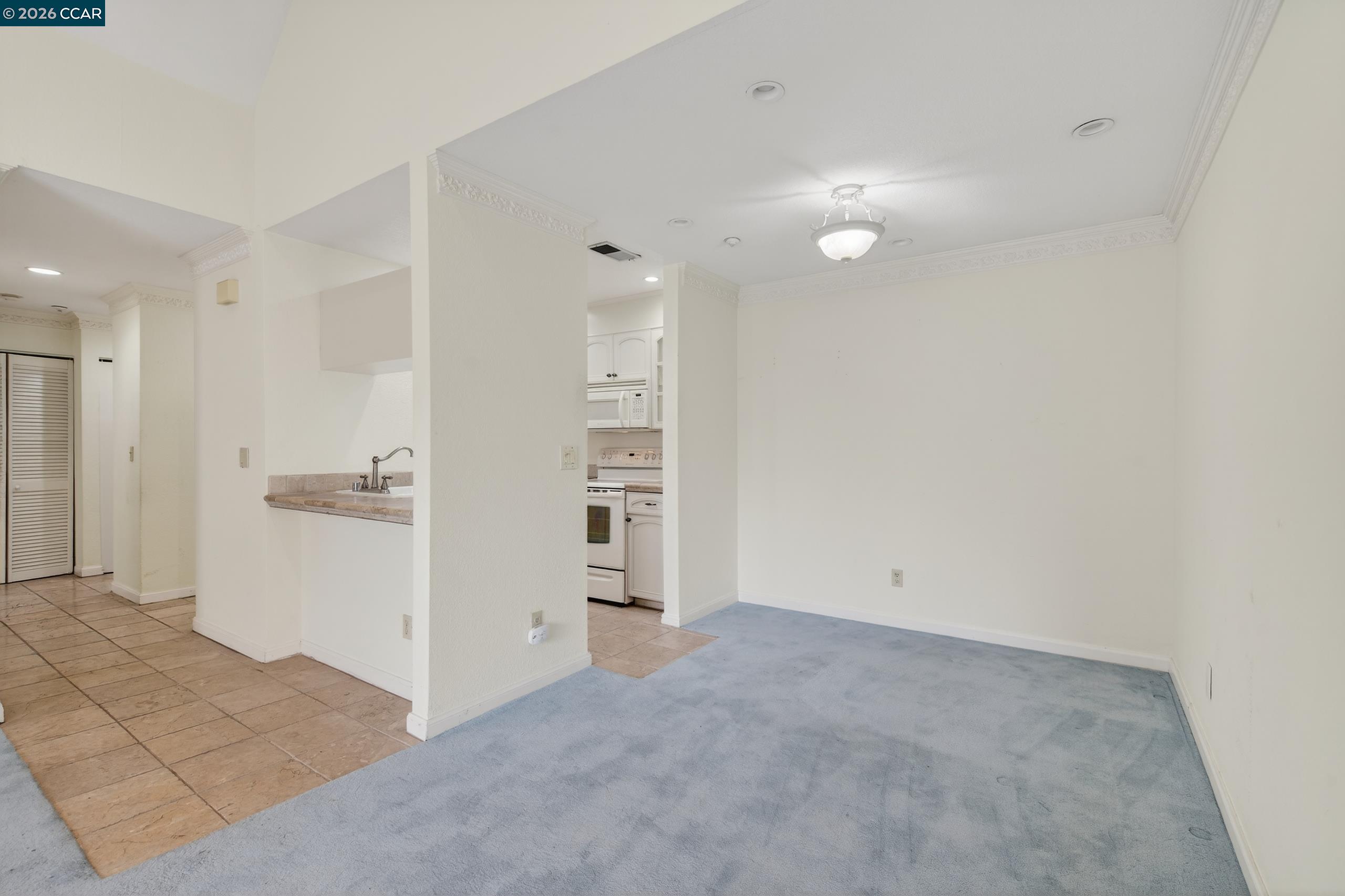 Photo #9: 41121217 Listing: Photo #9