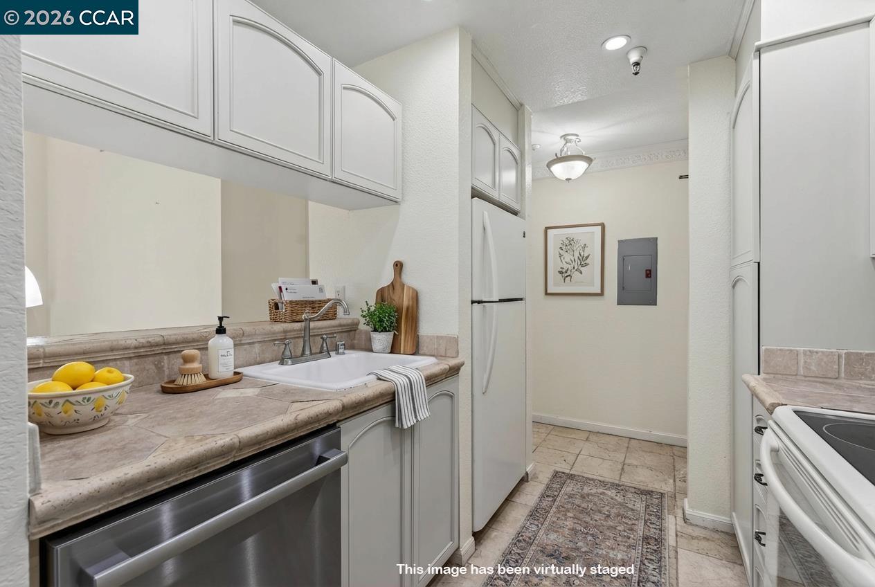 Photo #12: 41121217 Listing: Photo #12