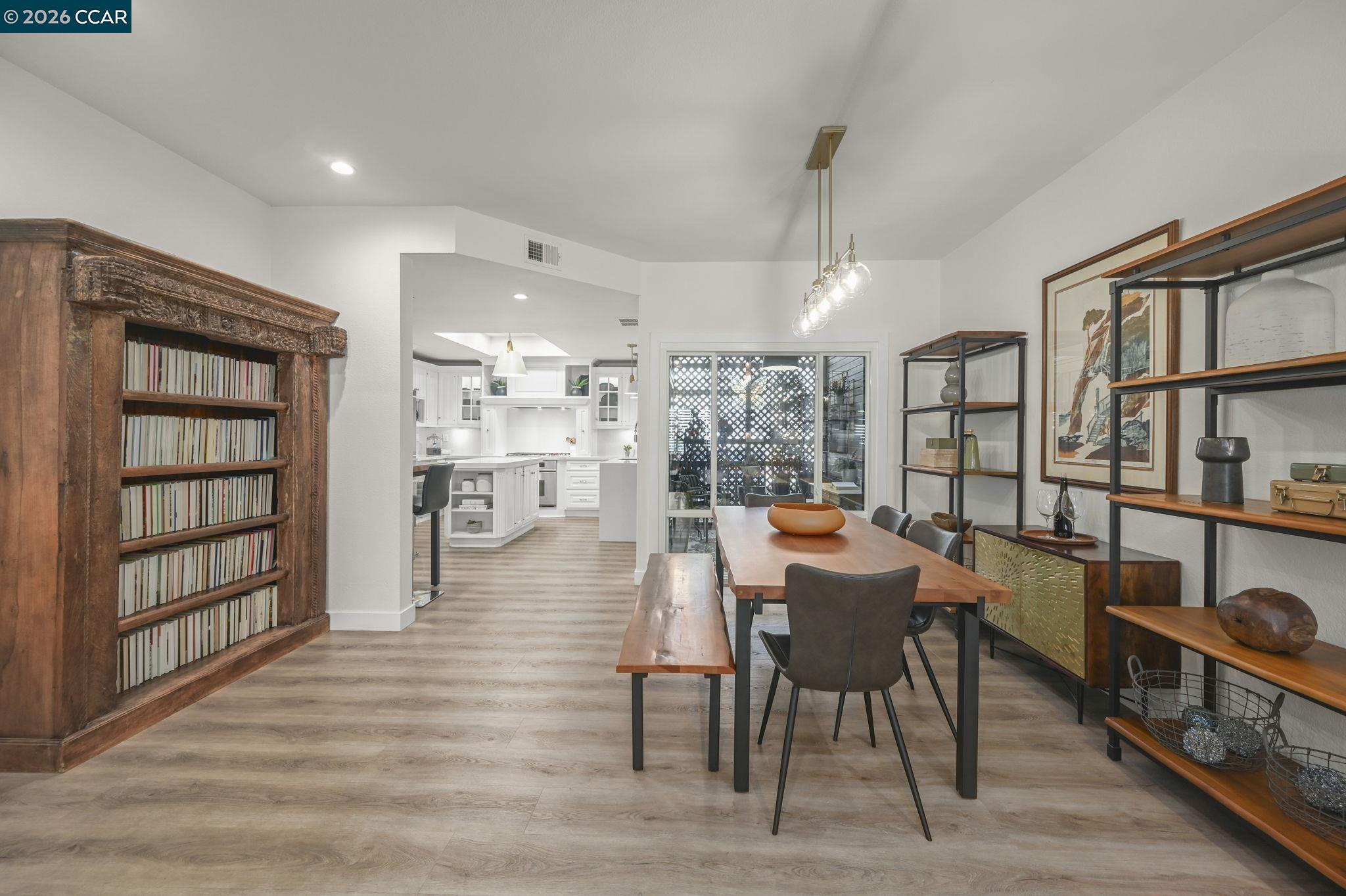 Detail Gallery Image 12 of 49 For 1713 Geary Rd, Walnut Creek,  CA 94597 - 3 Beds | 3/1 Baths