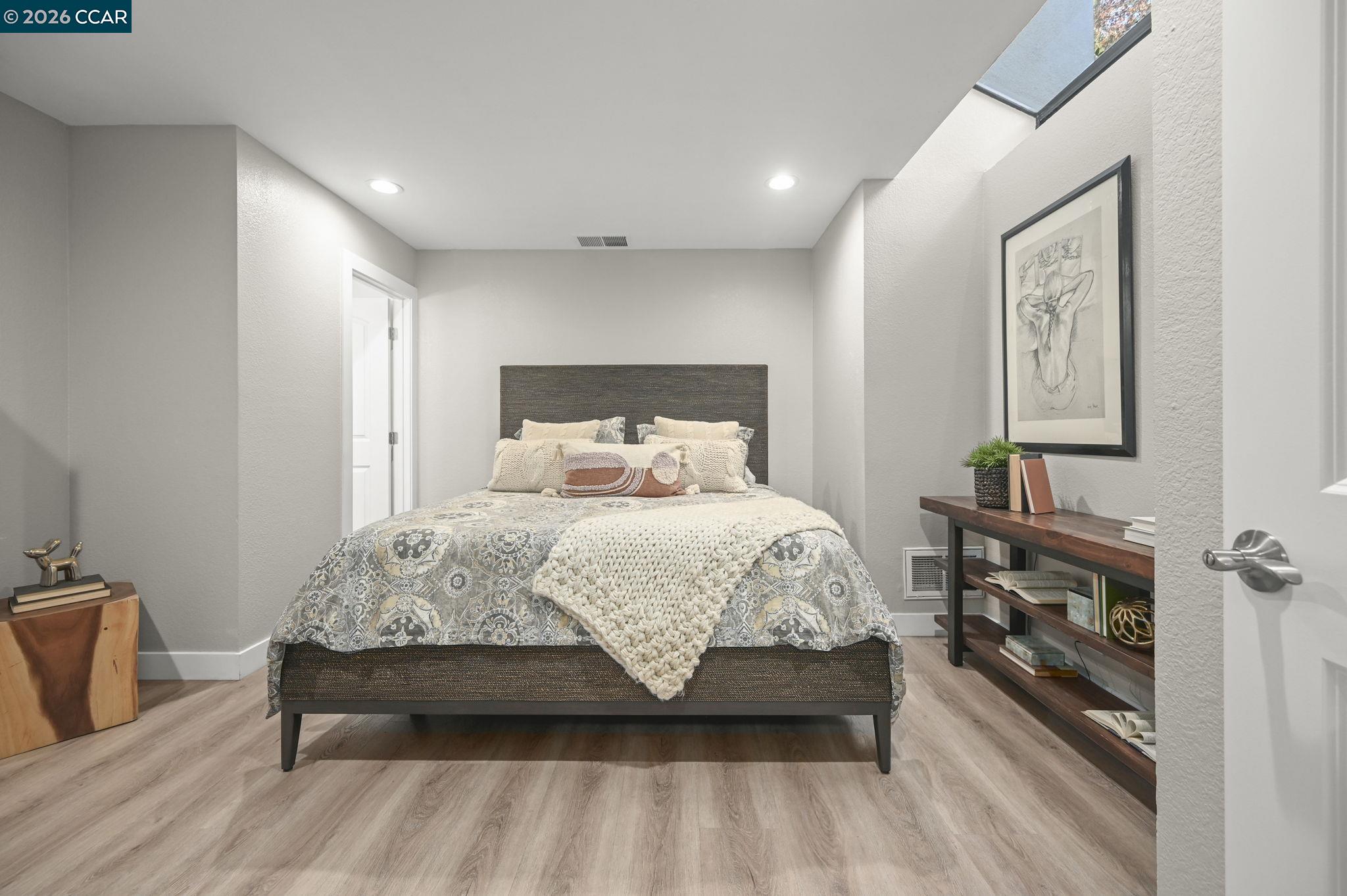 Detail Gallery Image 28 of 49 For 1713 Geary Rd, Walnut Creek,  CA 94597 - 3 Beds | 3/1 Baths