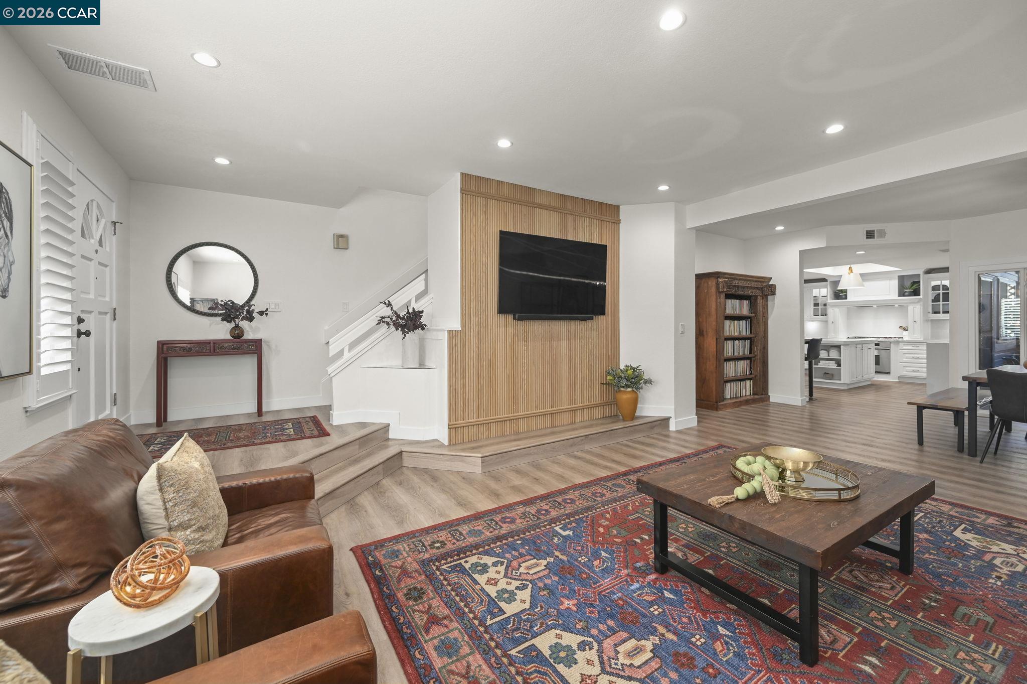 Detail Gallery Image 6 of 50 For 1713 Geary Rd, Walnut Creek,  CA 94597 - 3 Beds | 3/1 Baths