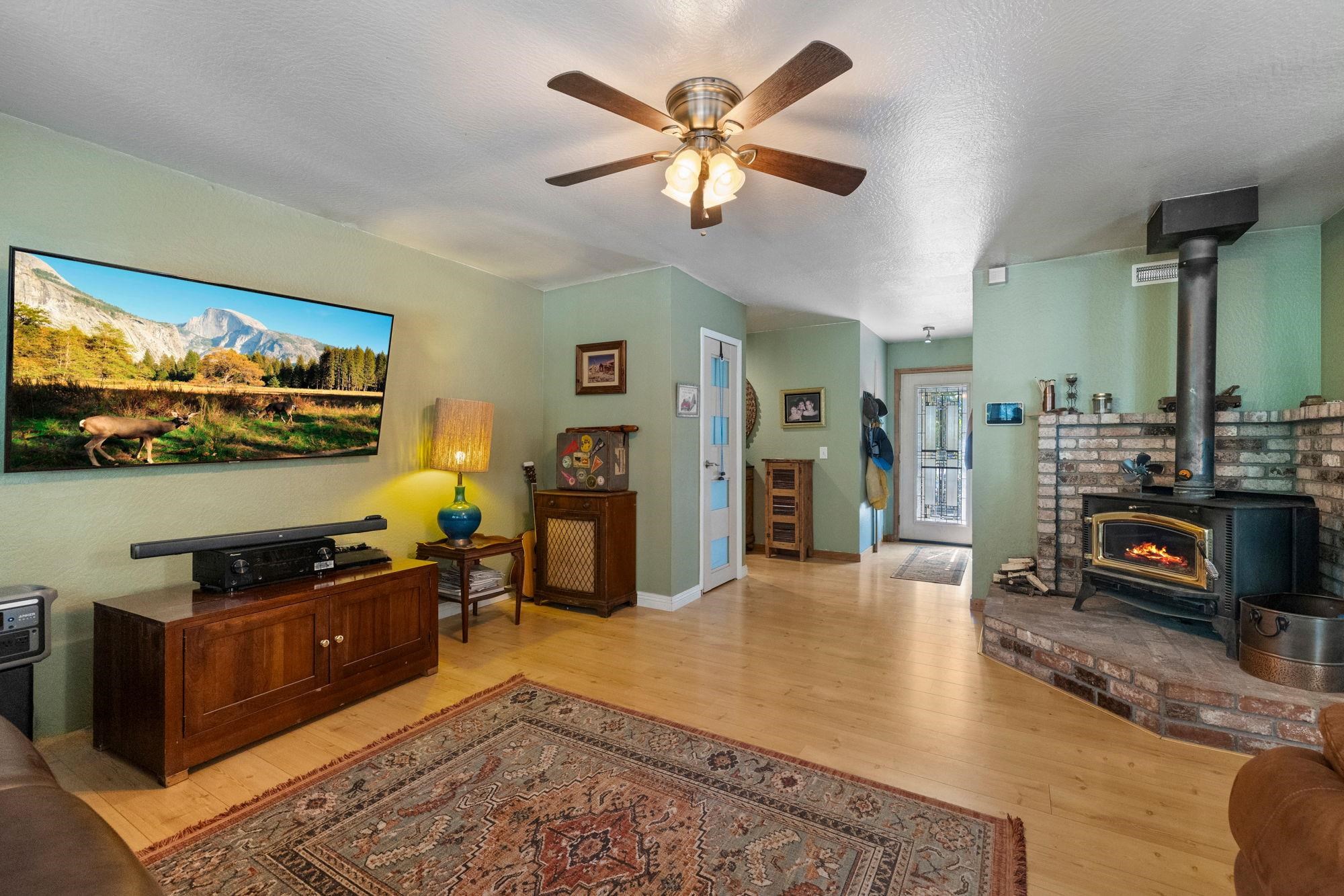 Detail Gallery Image 8 of 38 For 23615 Mount Elizabeth Rd, Twain Harte,  CA 95383 - 3 Beds | 3 Baths