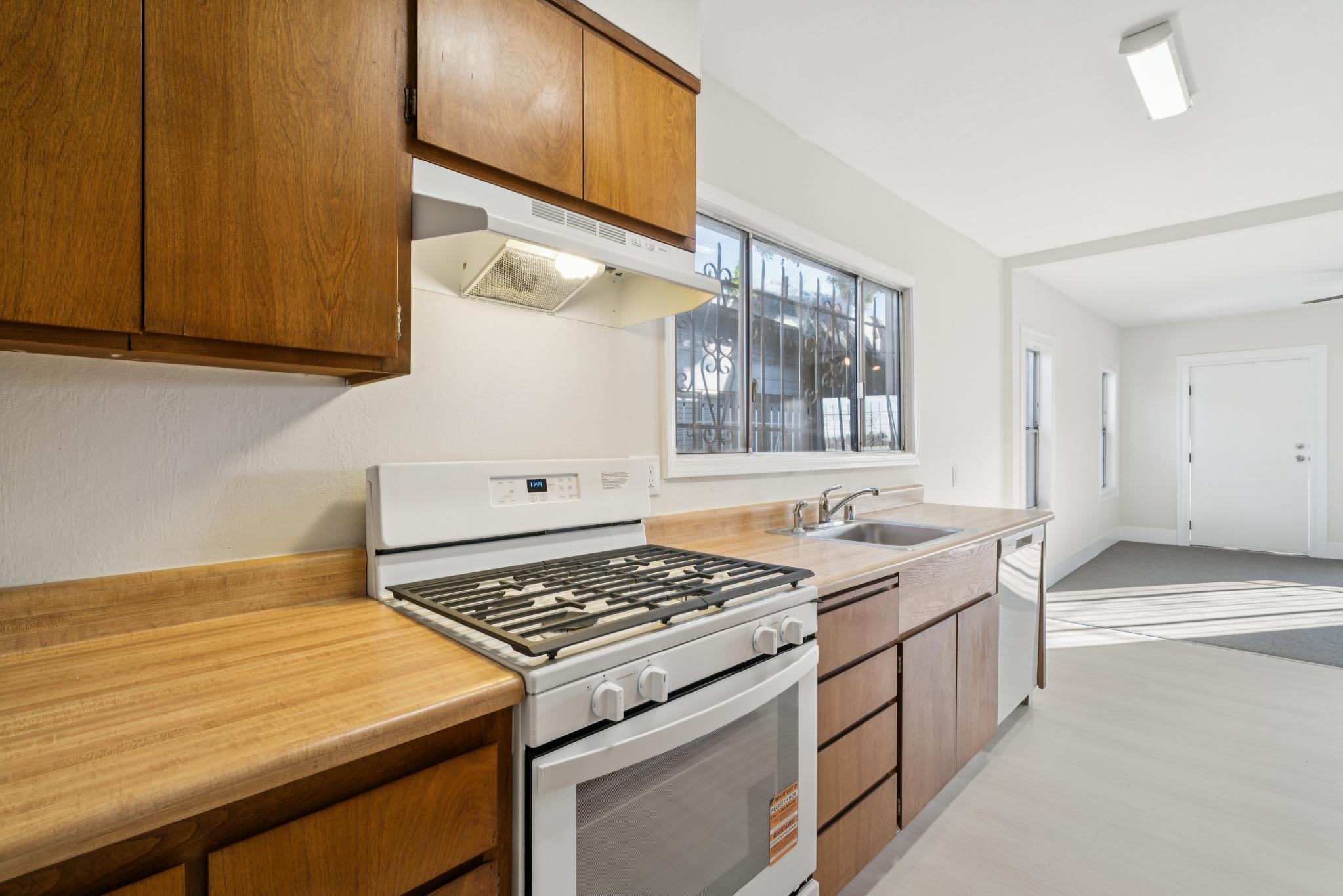 Detail Gallery Image 12 of 23 For 6628 Brann St, Oakland,  CA 94605 - 1 Beds | 1 Baths