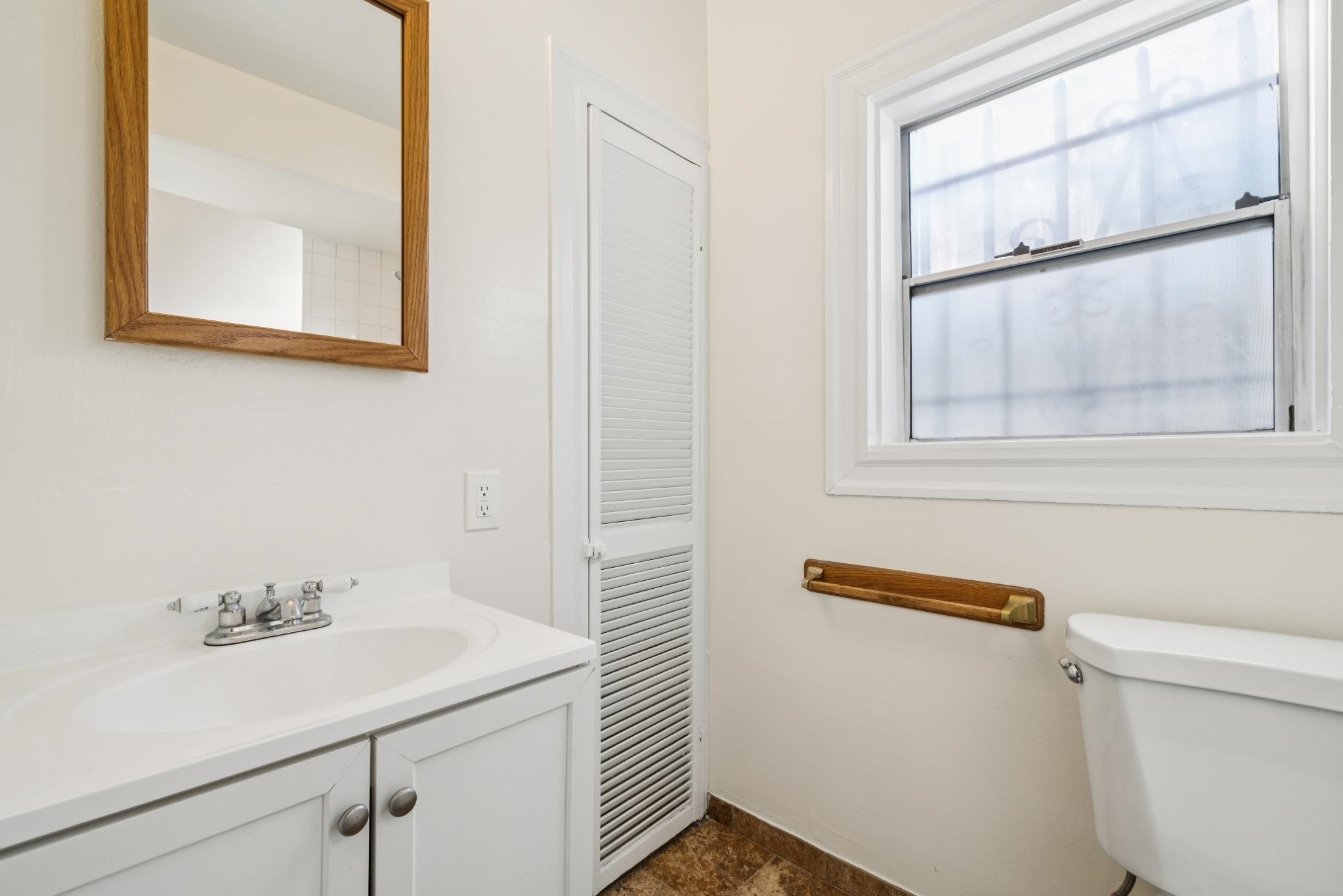 Detail Gallery Image 18 of 23 For 6628 Brann St, Oakland,  CA 94605 - 1 Beds | 1 Baths