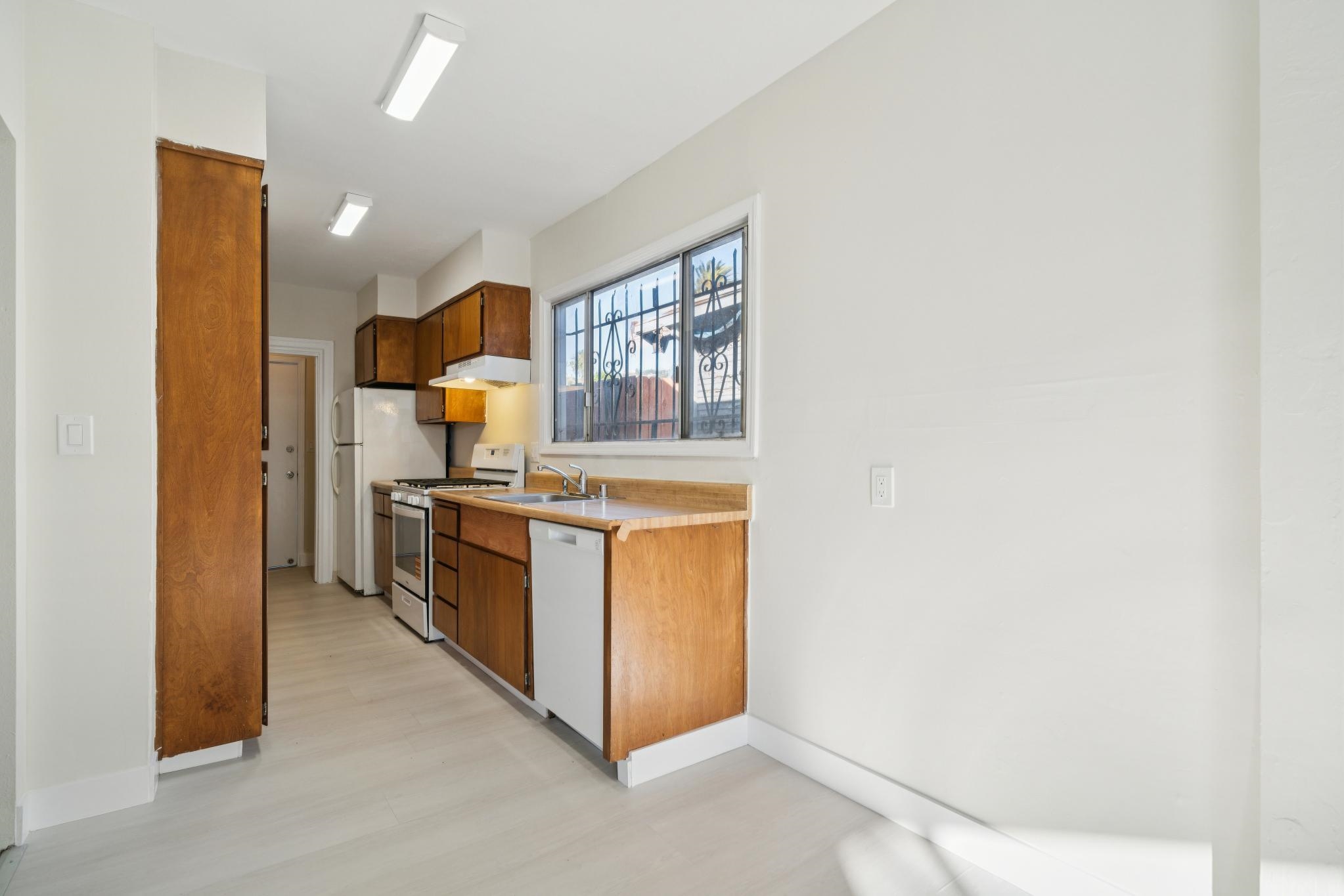 Detail Gallery Image 9 of 23 For 6628 Brann St, Oakland,  CA 94605 - 1 Beds | 1 Baths