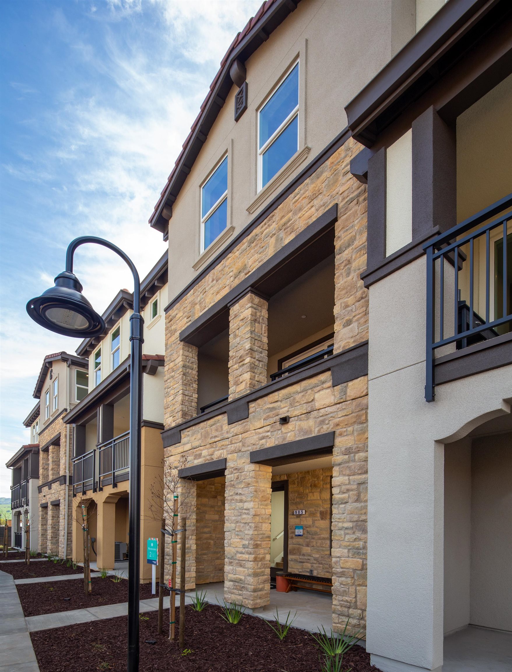 Detail Gallery Image 1 of 18 For 904 More Lane #1802,  Morgan Hill,  CA 95037 - 3 Beds | 3/1 Baths