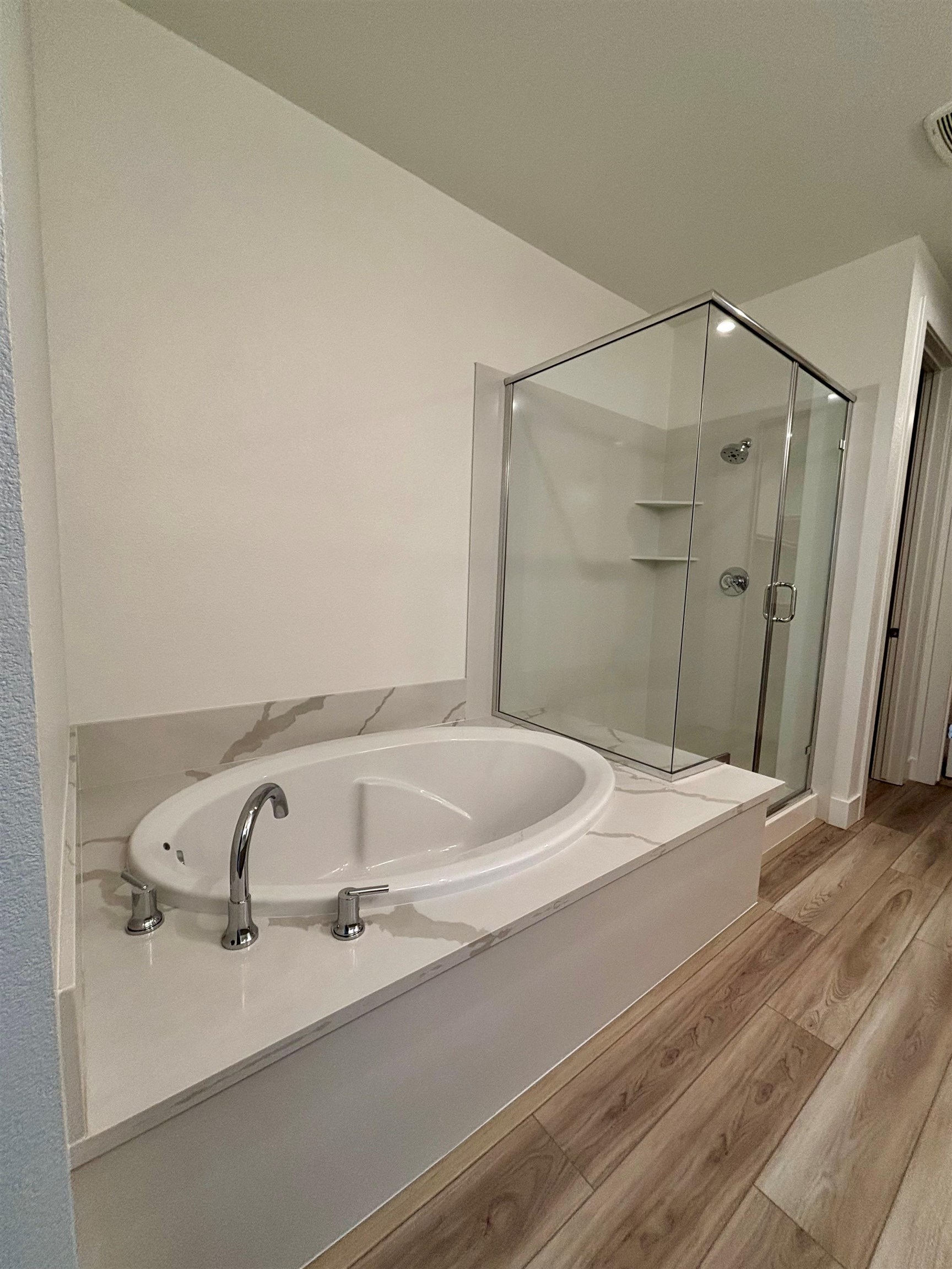 Detail Gallery Image 4 of 18 For 904 More Lane #1802,  Morgan Hill,  CA 95037 - 3 Beds | 3/1 Baths