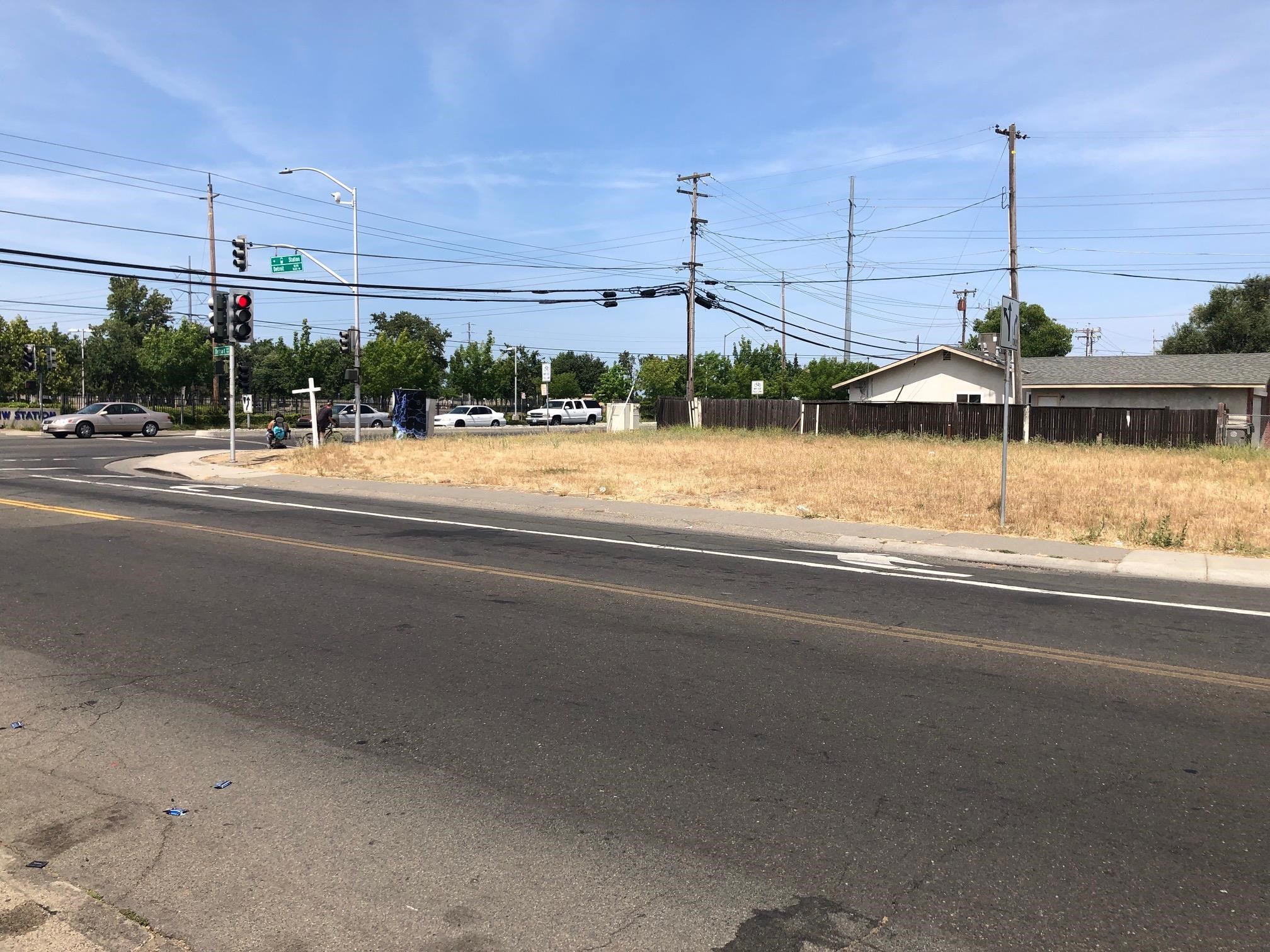 Detail Gallery Image 3 of 7 For 3361 Jola Cir, Sacramento,  CA 95832 - – Beds | – Baths