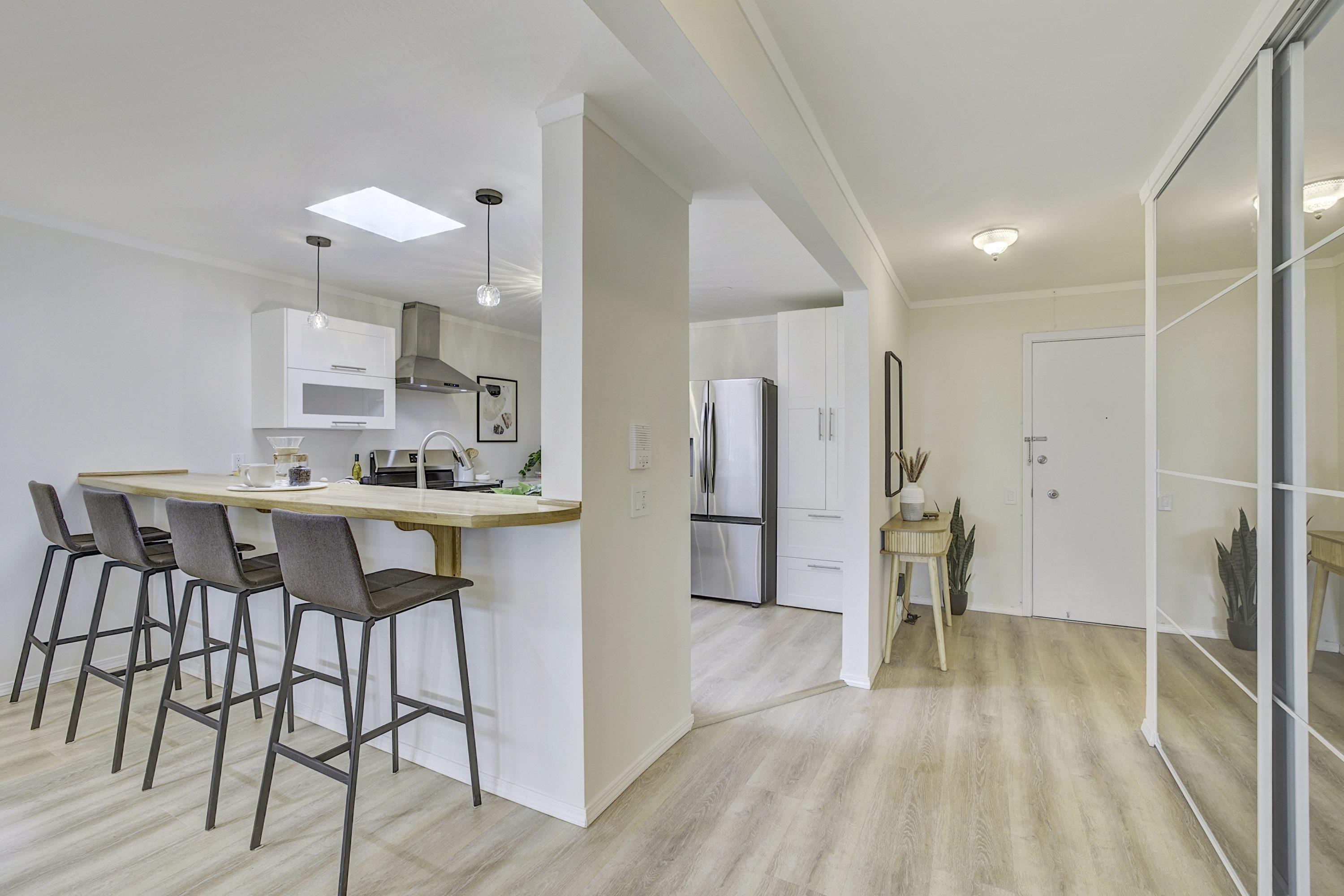 Detail Gallery Image 4 of 37 For 3750 Harrison St #304,  Oakland,  CA 94611 - 2 Beds | 1 Baths