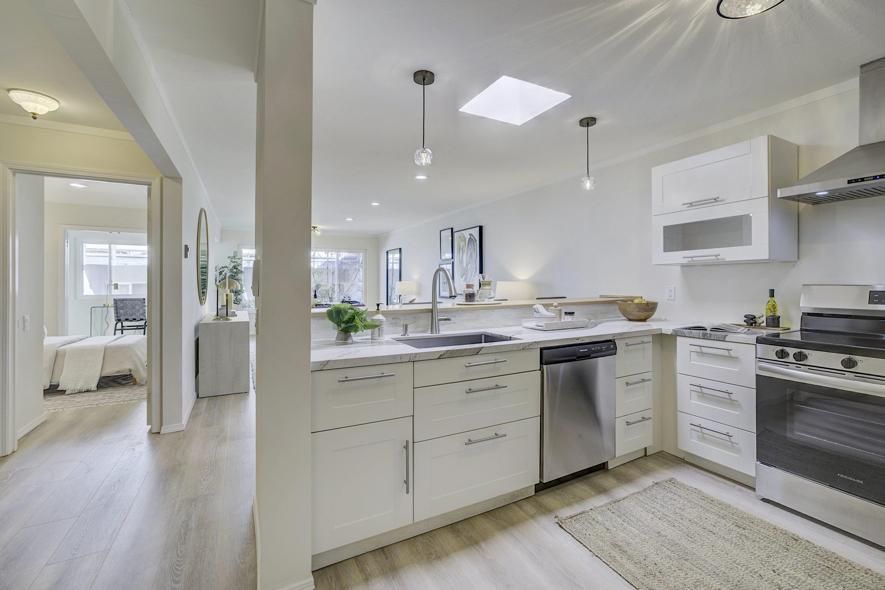 Detail Gallery Image 8 of 37 For 3750 Harrison St #304,  Oakland,  CA 94611 - 2 Beds | 1 Baths