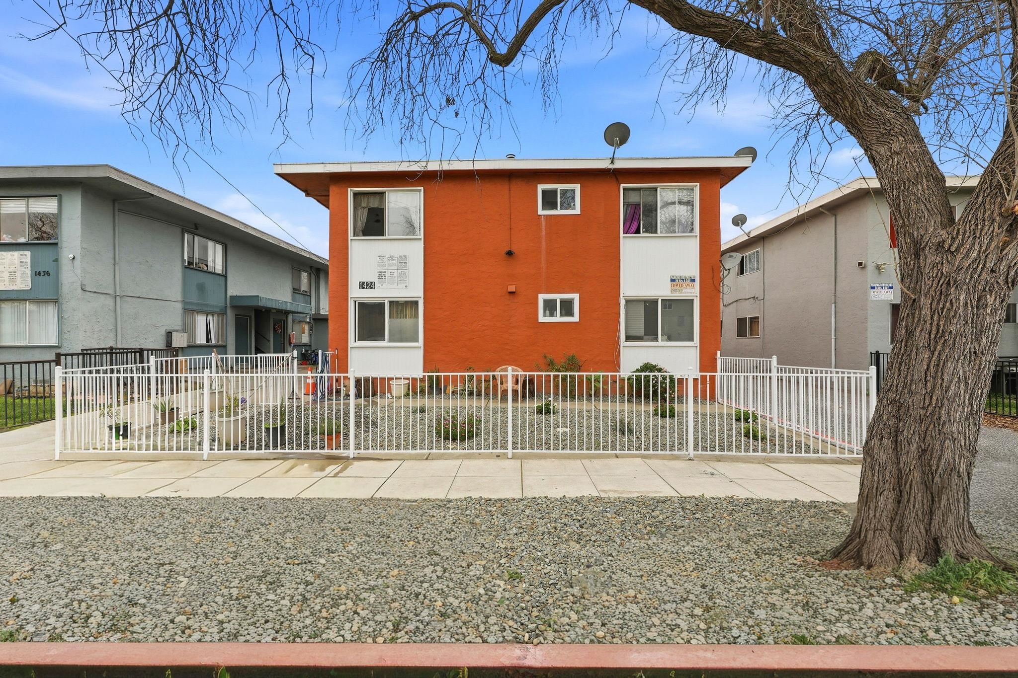 Front Image Thumbnail for BE41121239