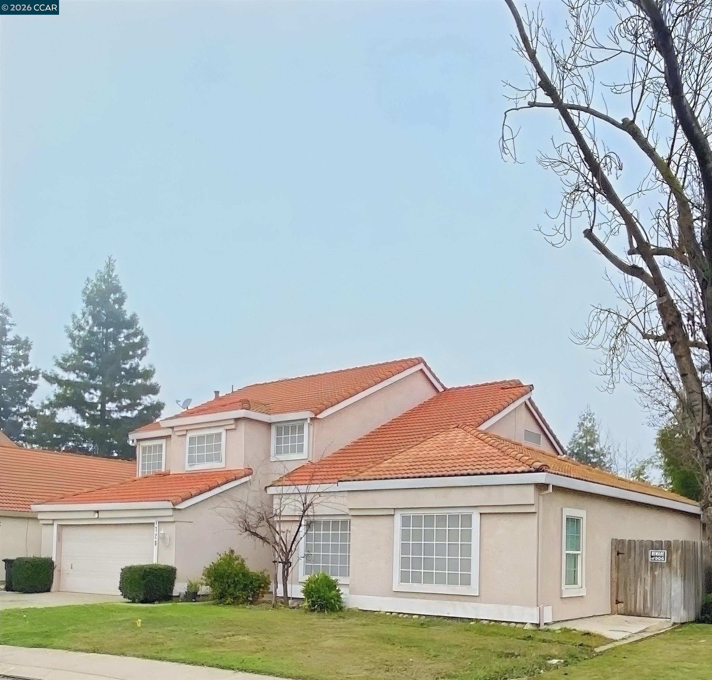 Detail Gallery Image 2 of 40 For 1729 Alum Rock Ct, Modesto,  CA 95358 - 4 Beds | 2/1 Baths