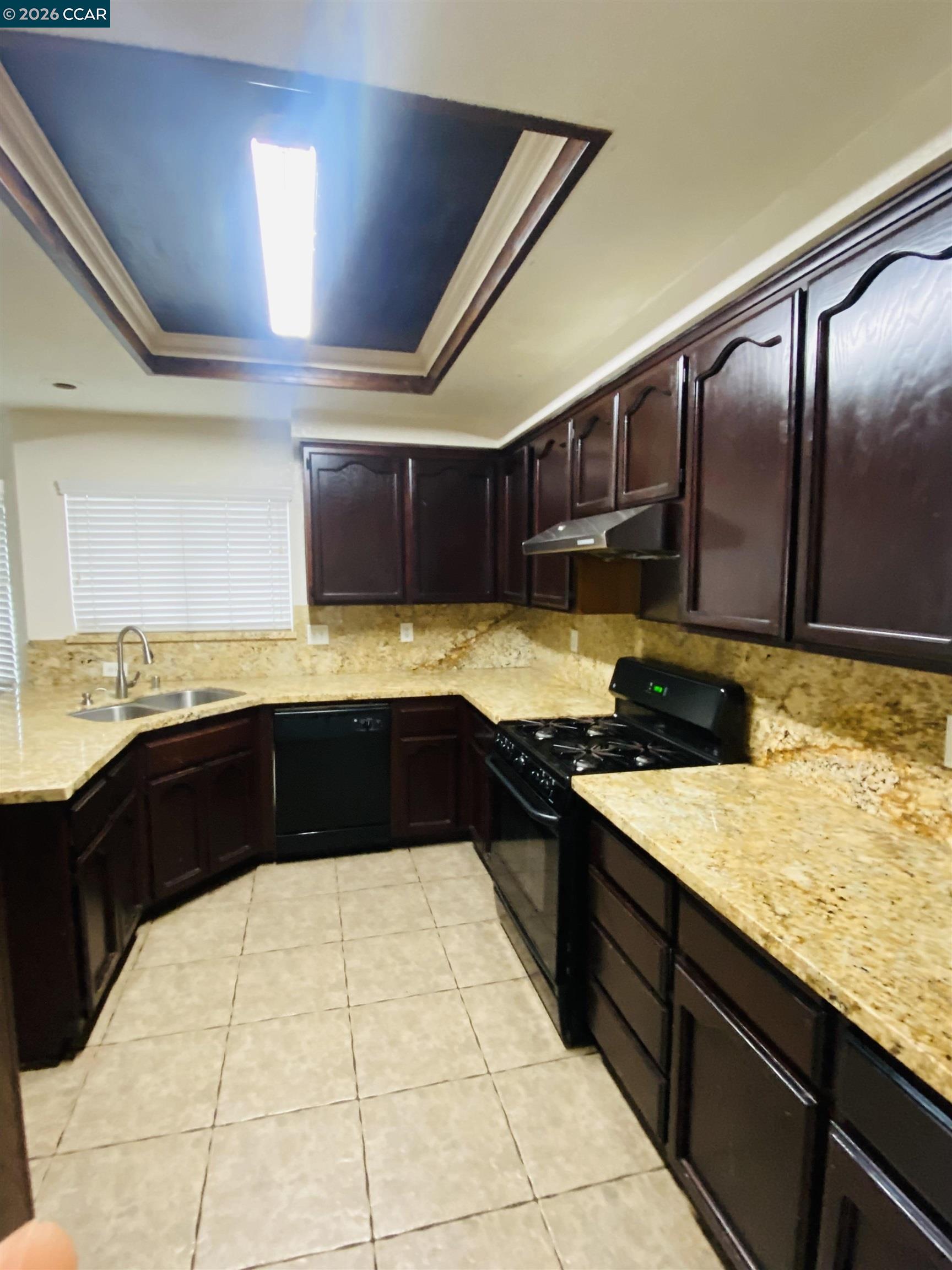 Detail Gallery Image 11 of 40 For 1729 Alum Rock Ct, Modesto,  CA 95358 - 4 Beds | 2/1 Baths