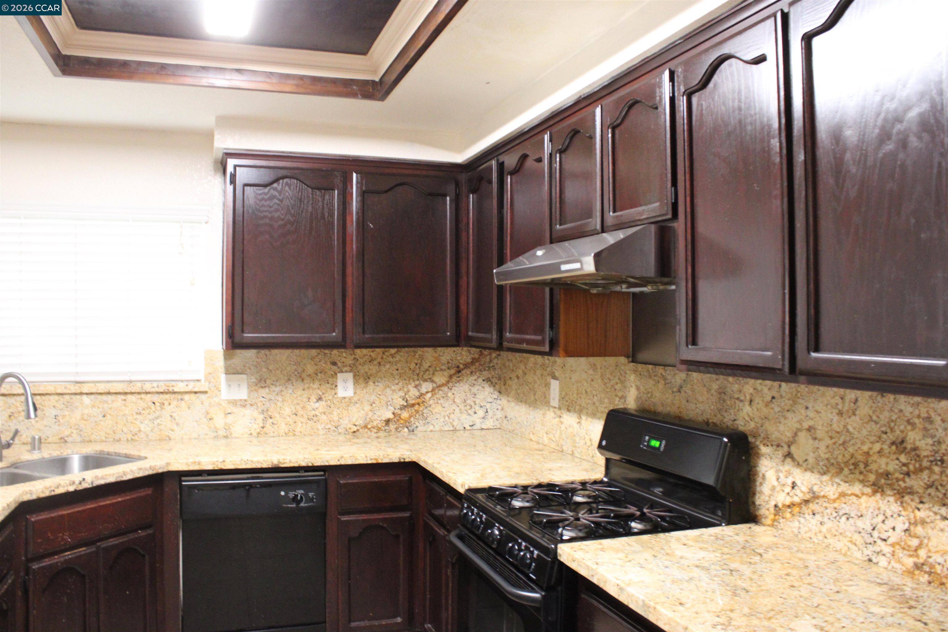 Detail Gallery Image 12 of 40 For 1729 Alum Rock Ct, Modesto,  CA 95358 - 4 Beds | 2/1 Baths