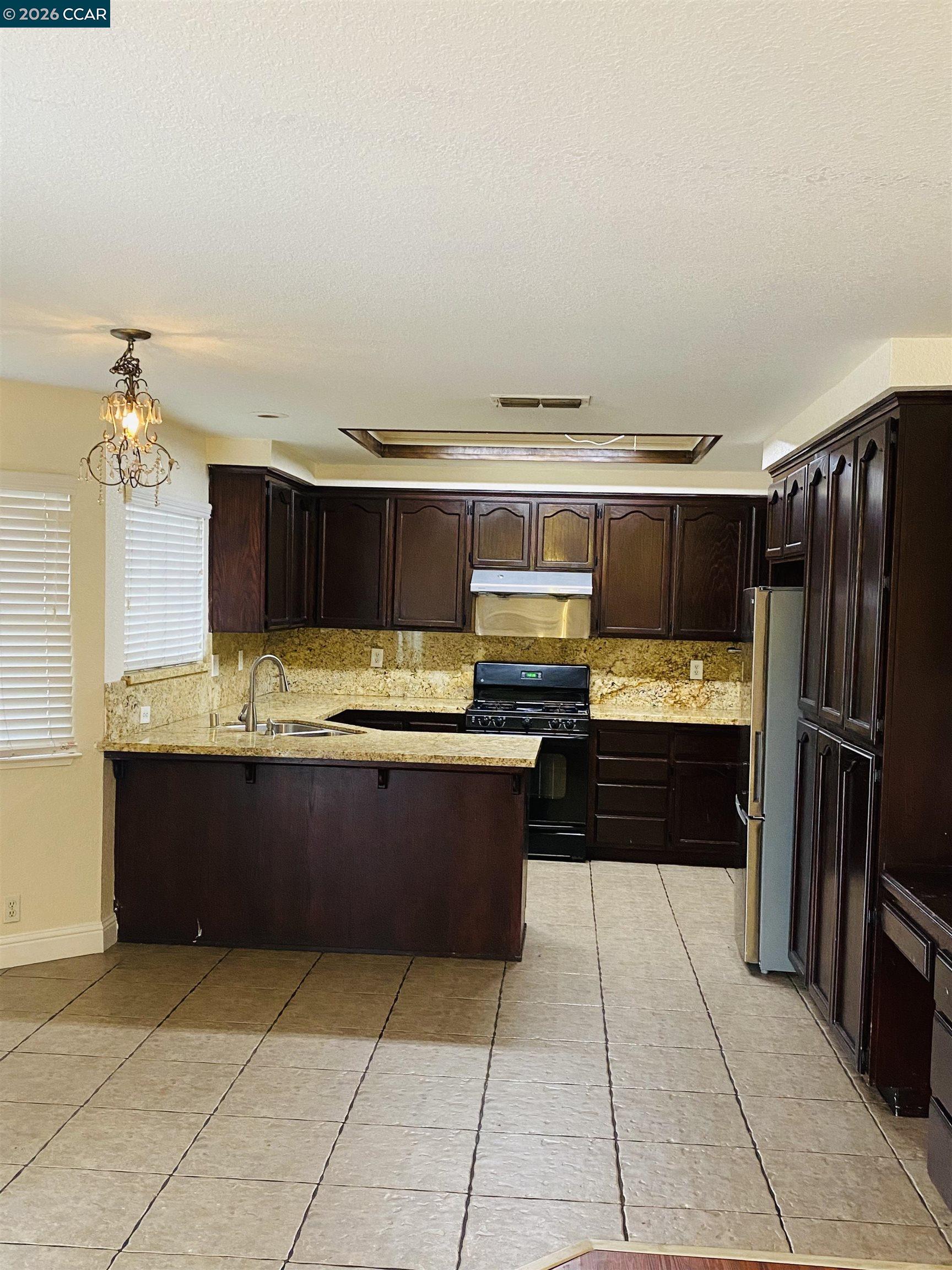 Detail Gallery Image 13 of 40 For 1729 Alum Rock Ct, Modesto,  CA 95358 - 4 Beds | 2/1 Baths