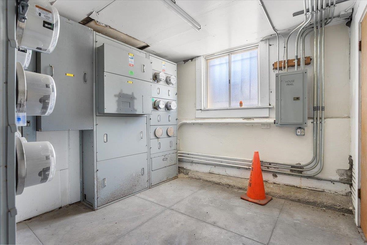 Detail Gallery Image 39 of 44 For 498 25th Street, Oakland,  CA 94612 - – Beds | – Baths