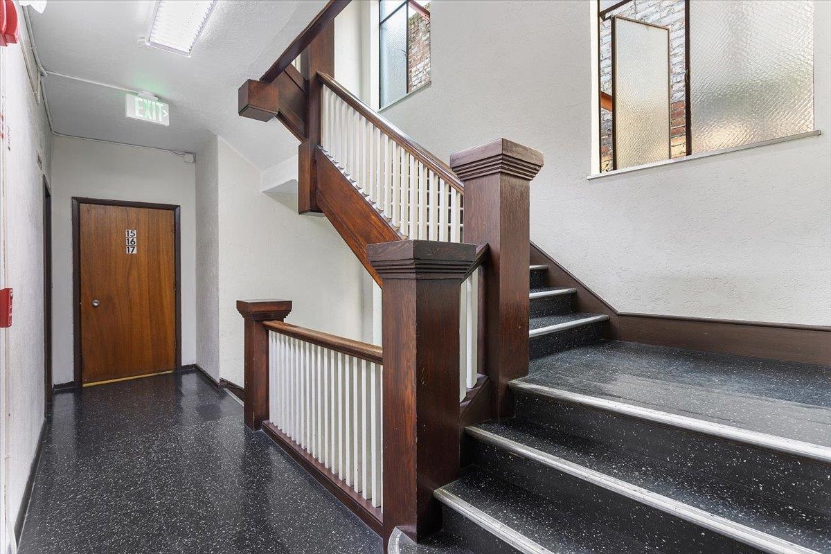 Detail Gallery Image 7 of 44 For 498 25th Street, Oakland,  CA 94612 - – Beds | – Baths