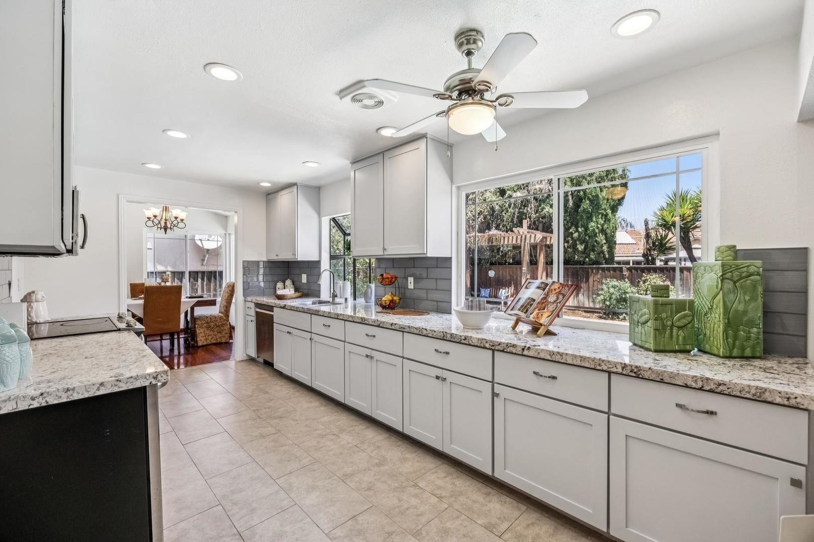 Detail Gallery Image 11 of 54 For 4943 Rice Dr, San Jose,  CA 95111 - 4 Beds | 2/1 Baths