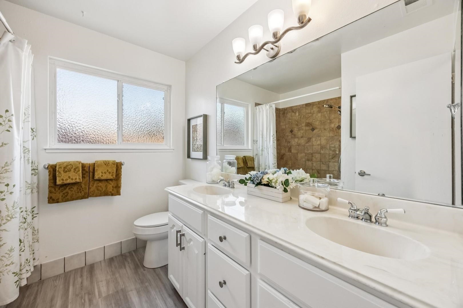 Detail Gallery Image 29 of 54 For 4943 Rice Dr, San Jose,  CA 95111 - 4 Beds | 2/1 Baths